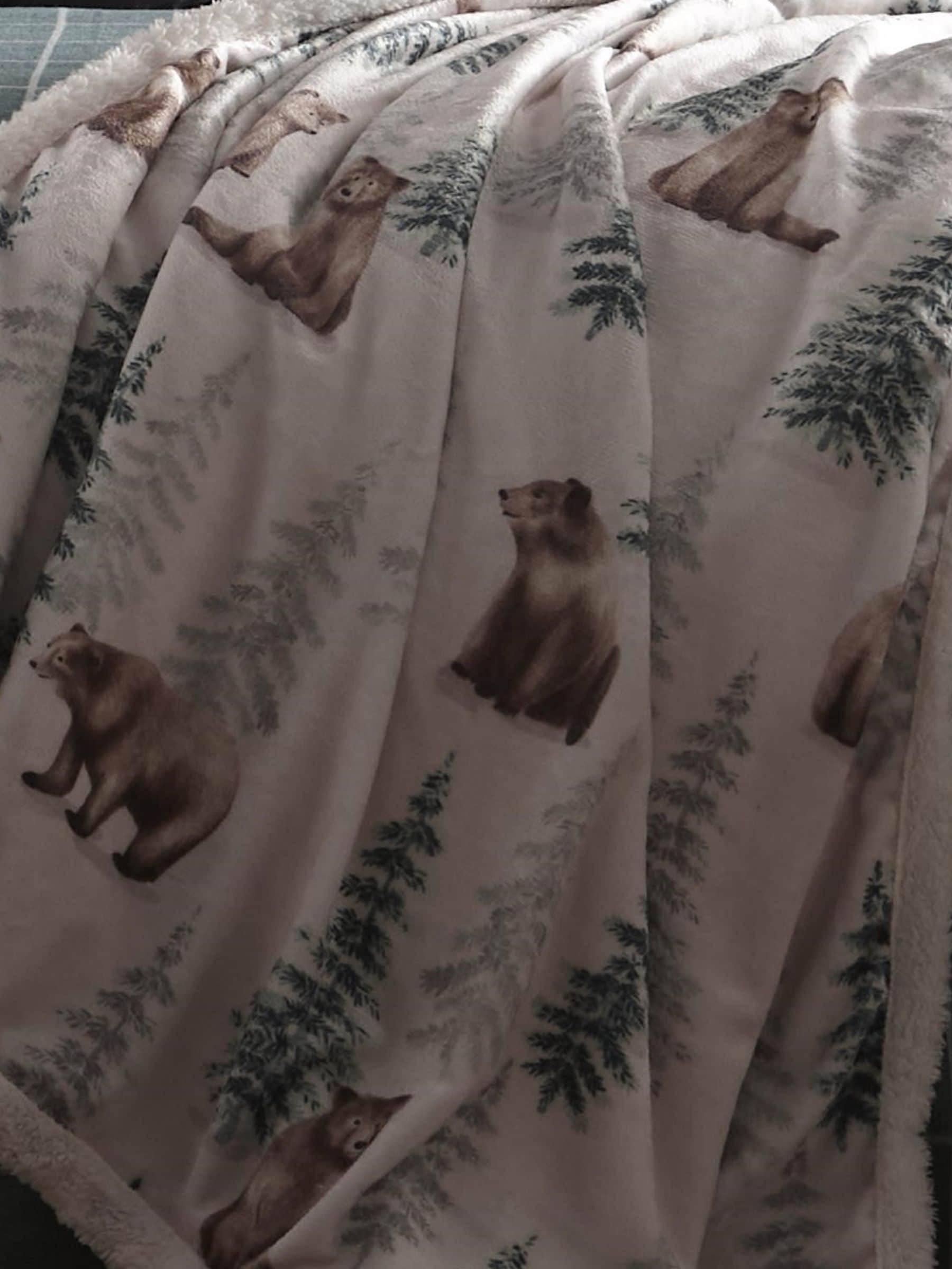 Dreams & Drapes bear plush fleece bedspread 150x200cm (British brand)