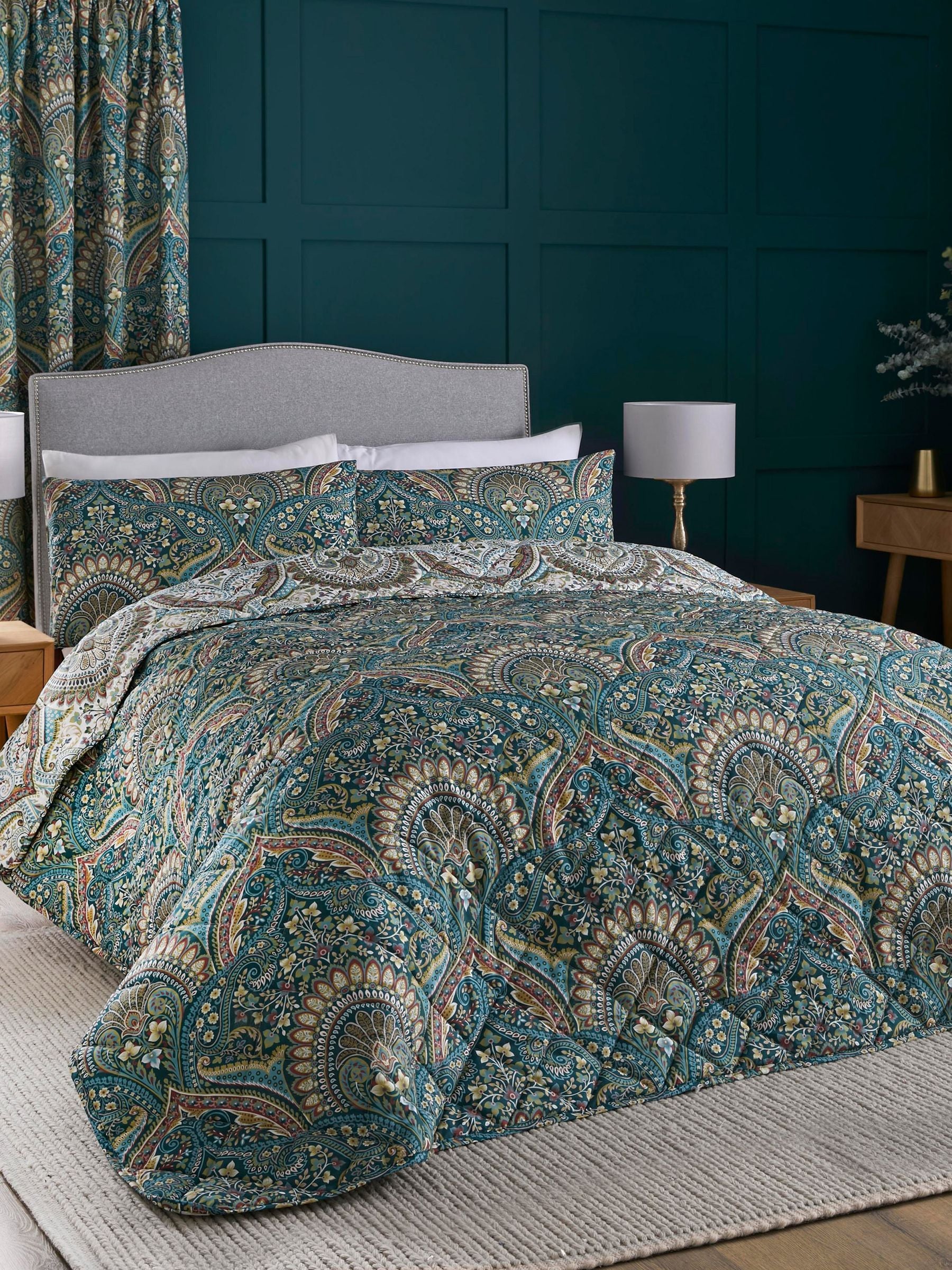 Dreams & Drapes Blue Palais quilted bedspread (British brand)
