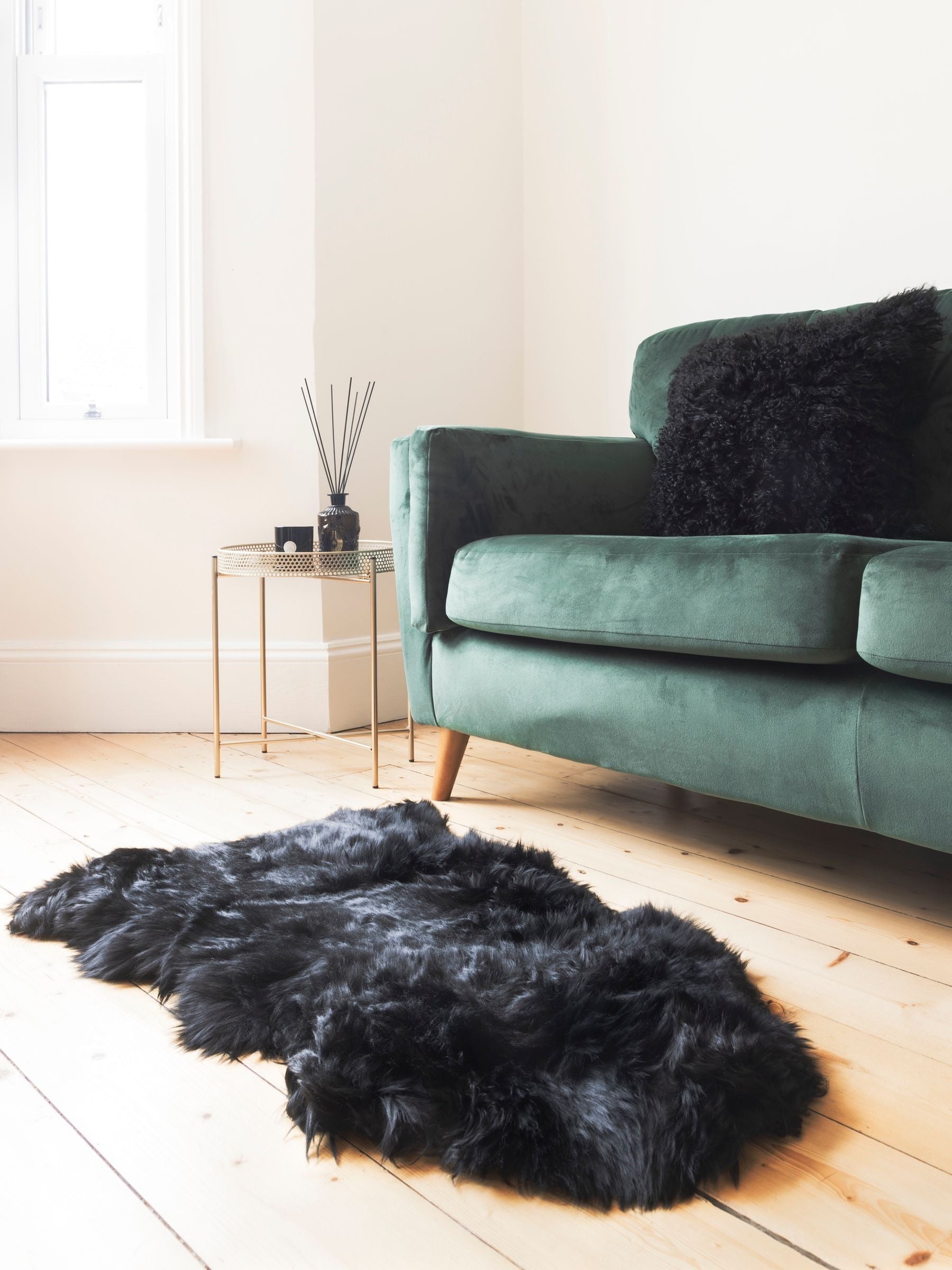 Naturally Sheepskins black sheepskin rug New Zealand (British brand)