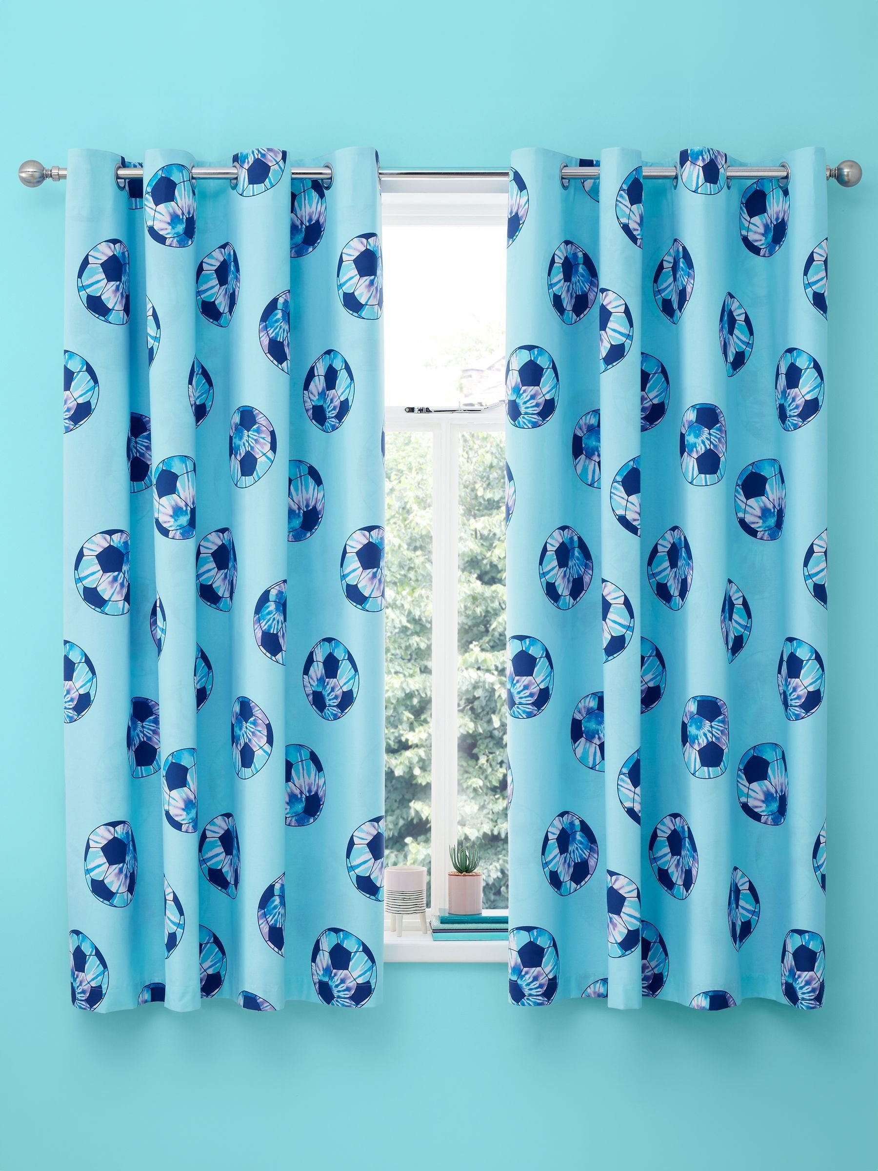 Catherine Lansfield tie dye football reversible eyelet curtains 168x183cm - British product