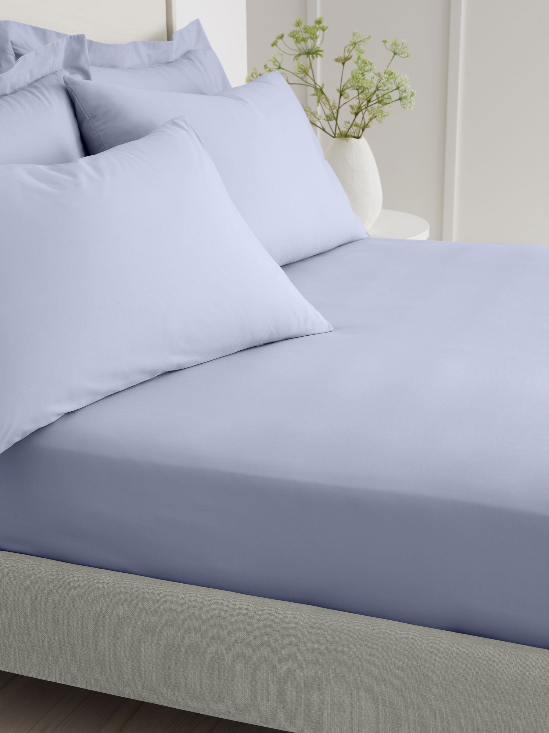 Bianca Lavender 200 thread count cotton percale fitted sheet - British product