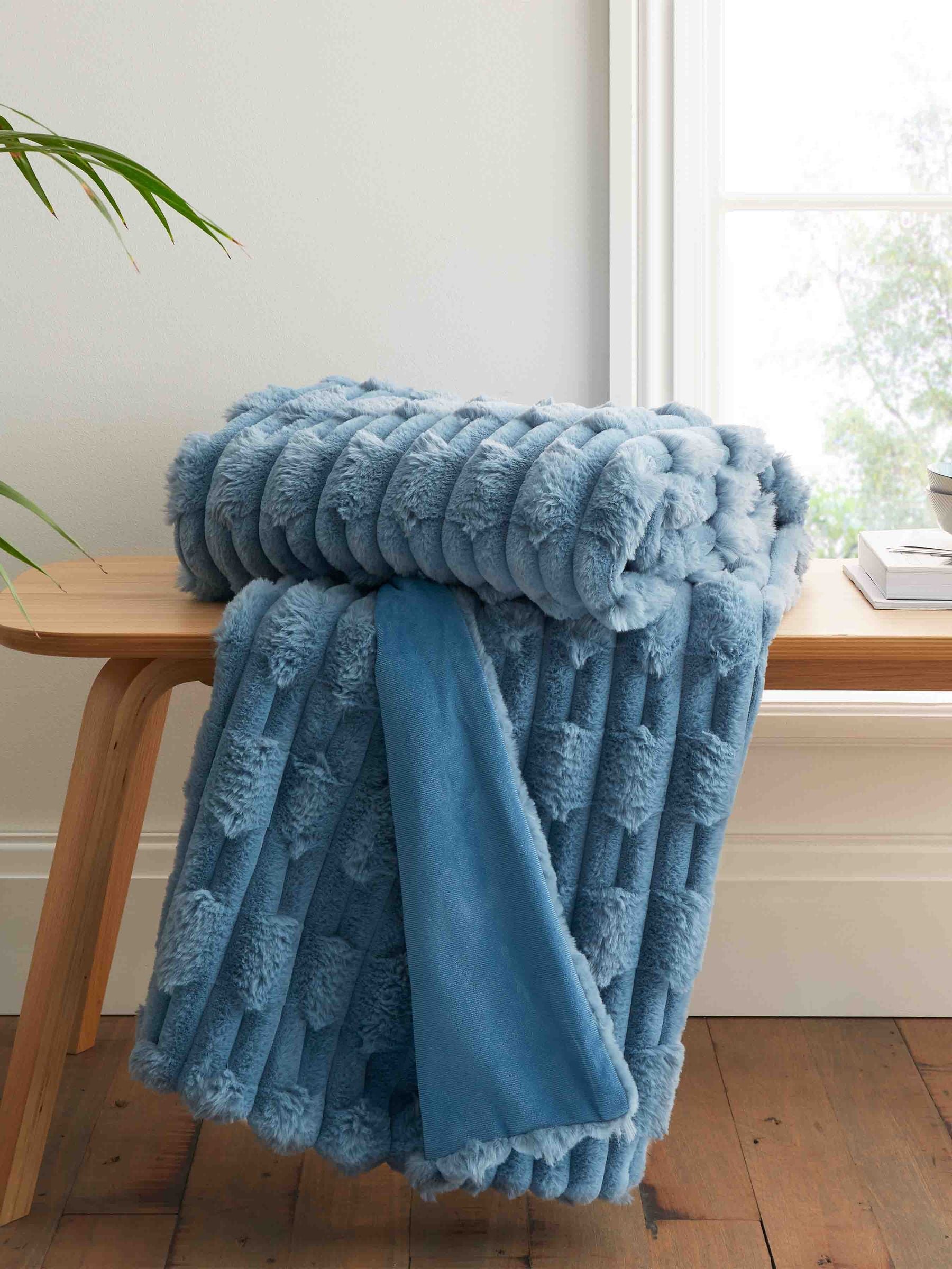 Bianca Cream Soft and Cosy Carved Faux Fur Throw 150x200cm