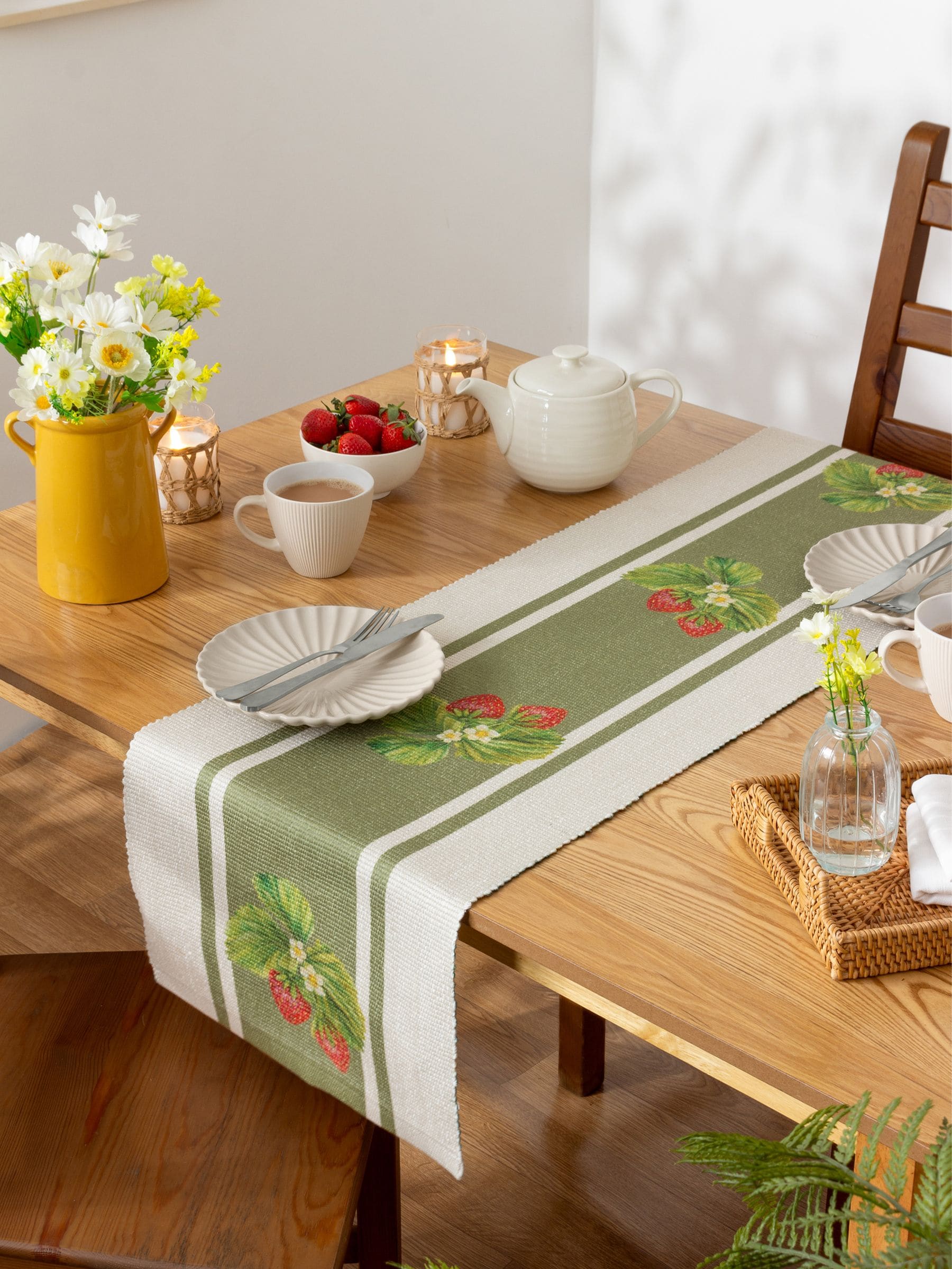Evans Lichfield Green Strawberry 180x35cm Table Runner