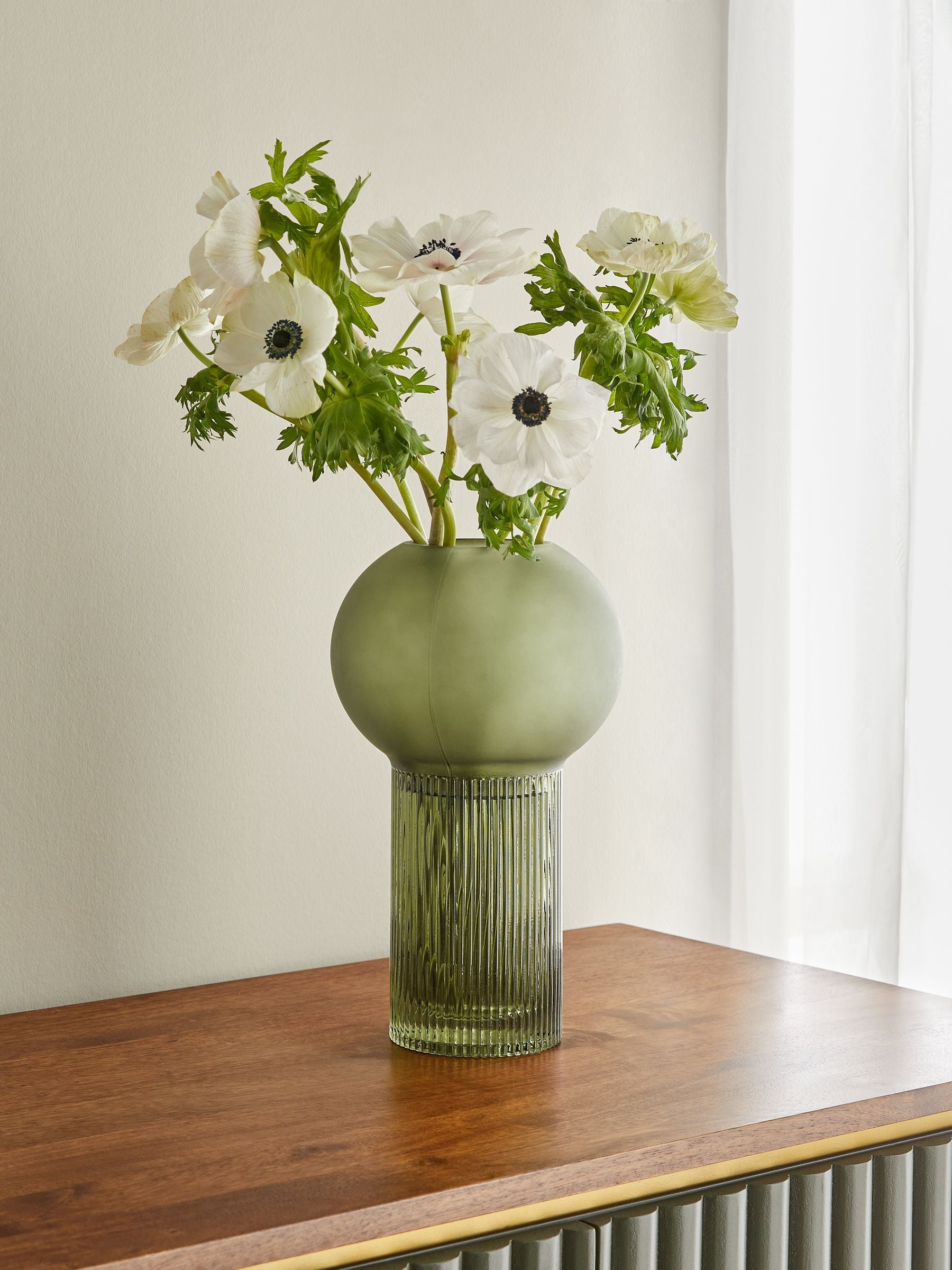 Clarke & Clarke green ribbed round vase 27.5cm height - British product