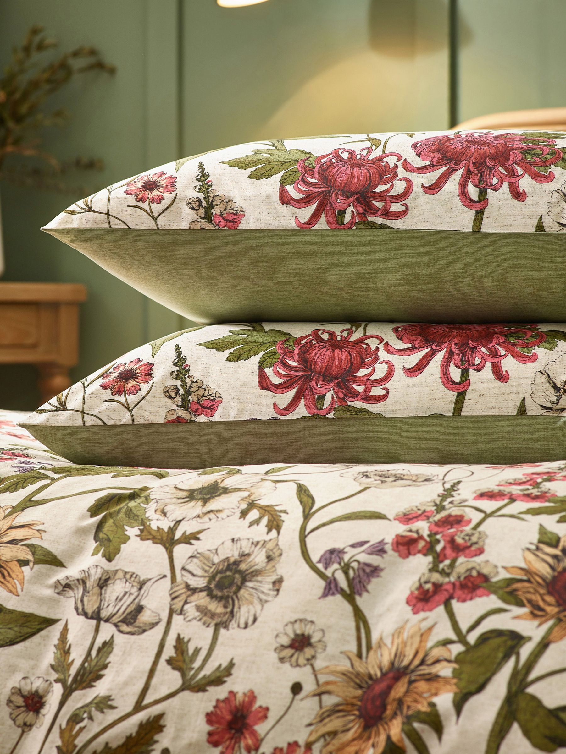 Wylder Multi Wallflower duvet cover set (British brand)