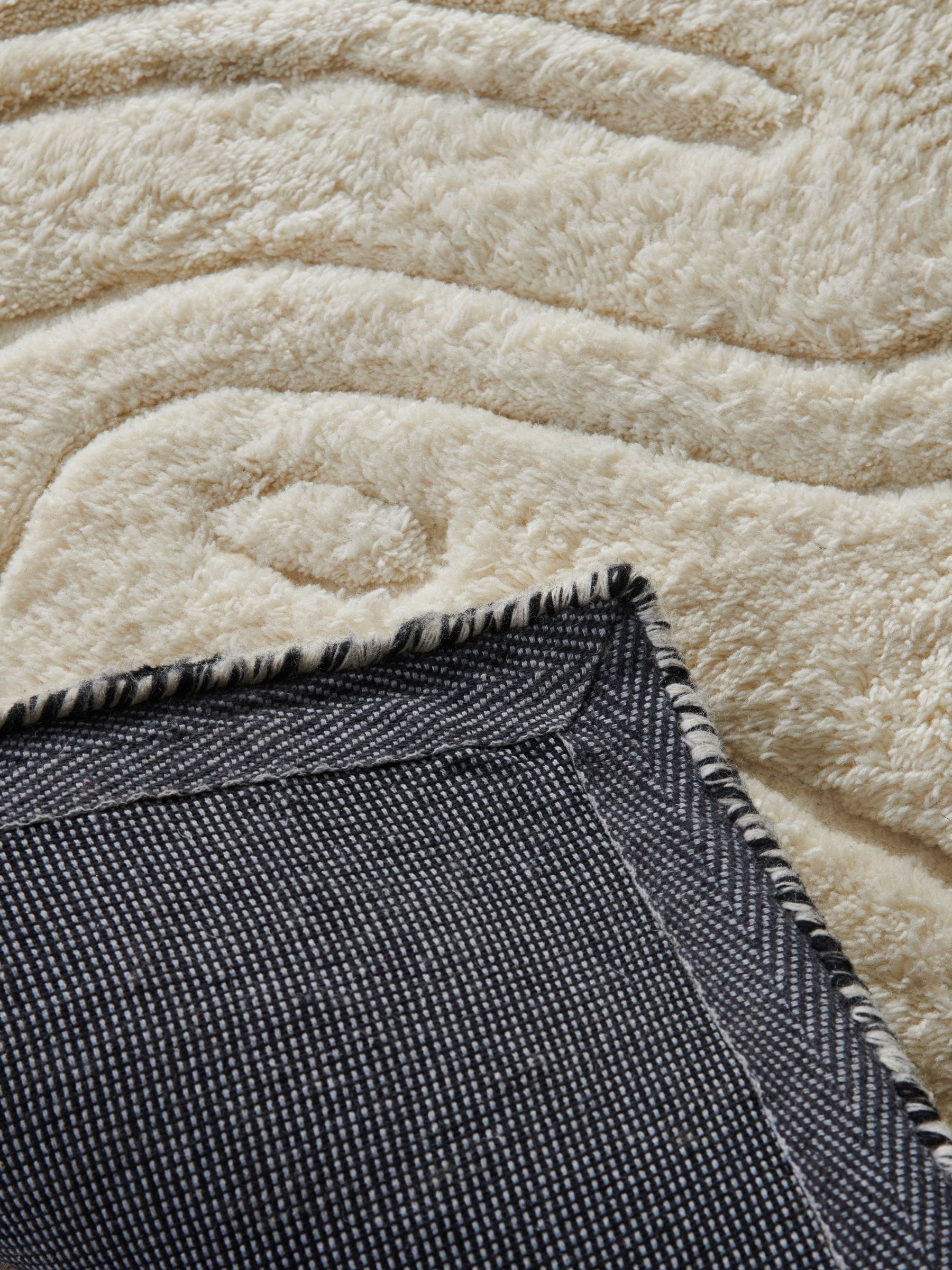 Rockett St George cream retro curve wool tufted rug, UK version