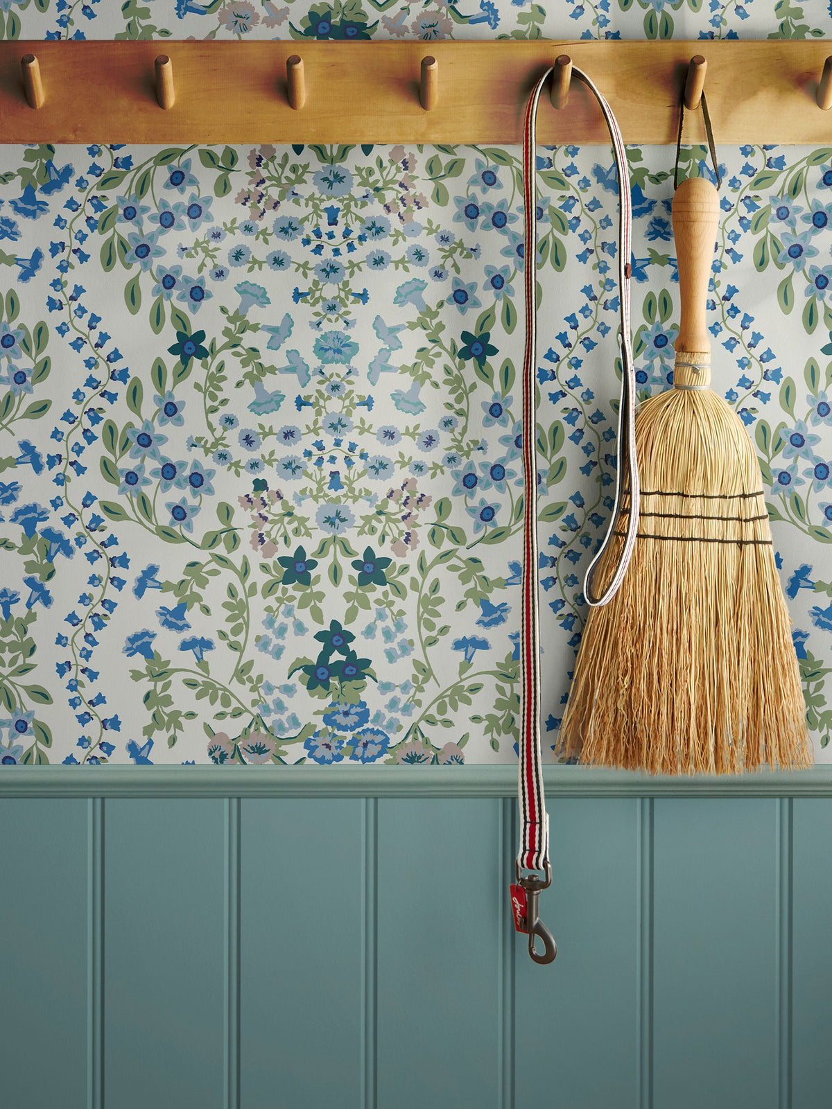 Joules creme Gitter Kleines Blumenmuster Tapetenmuster, importiert aus dem Vereinigten Königreich