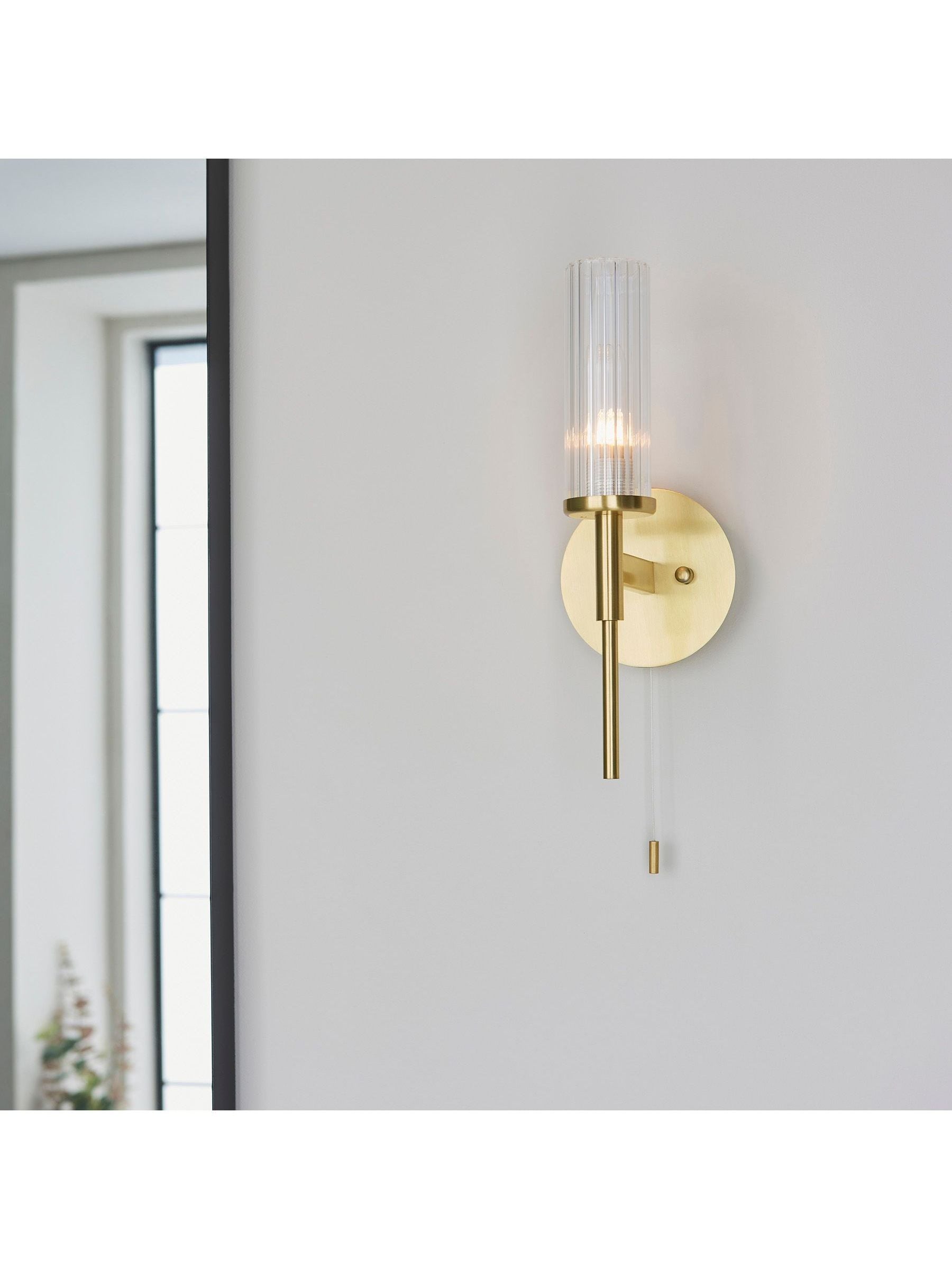 Gallery Home Orillia brass wall light, UK version