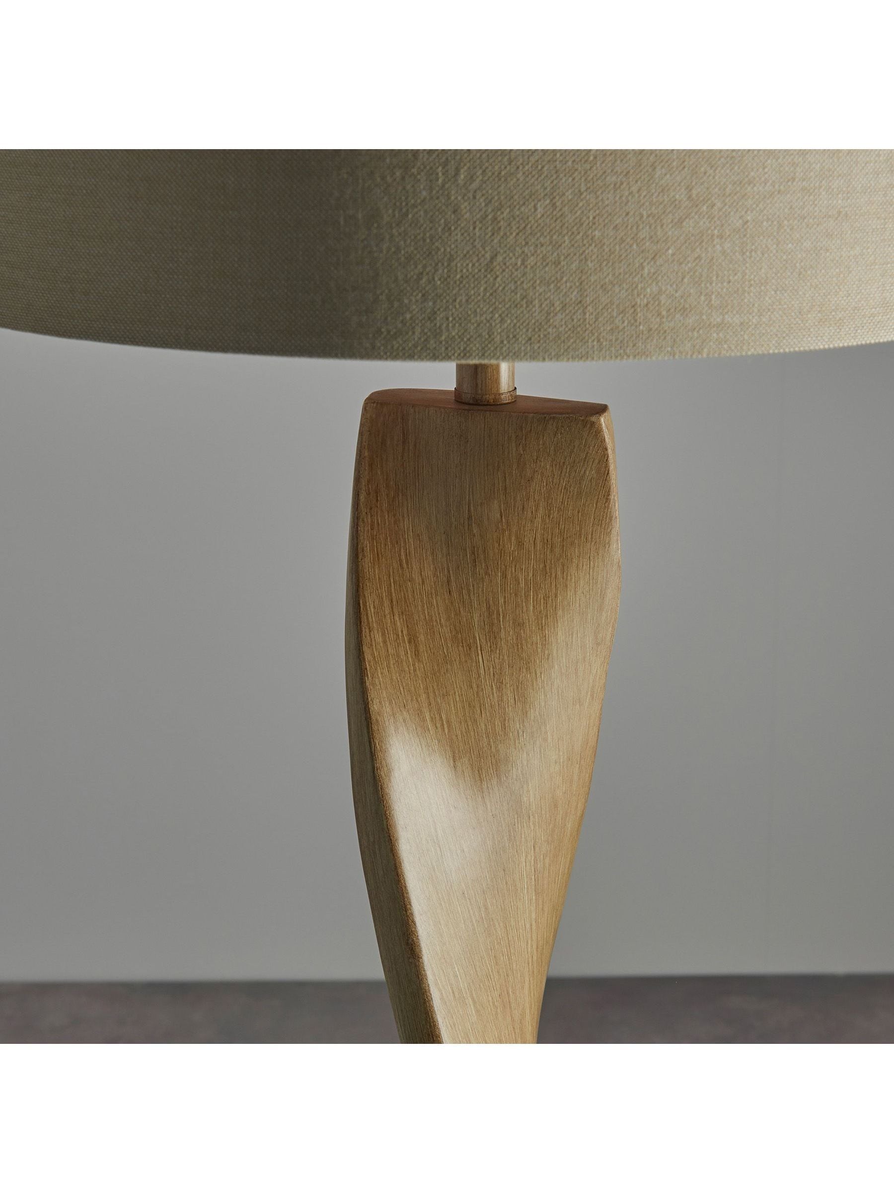 Gallery Home Brooks tregulvlampe (britisk merke)
