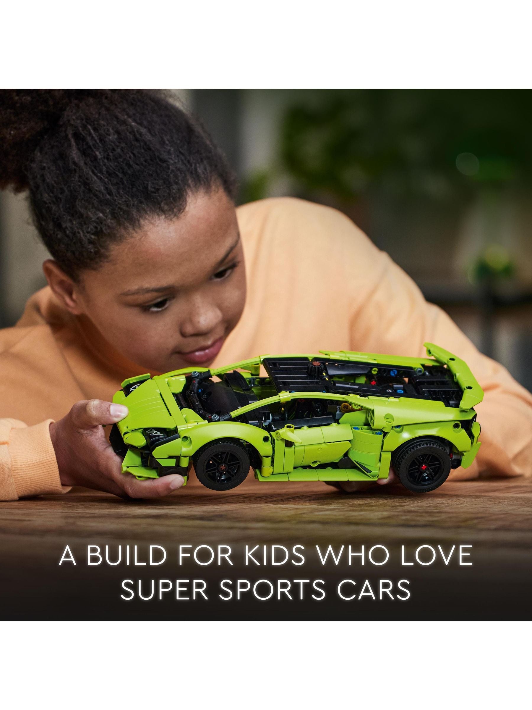 LEGO Technic Lamborghini Huracán Tecnica model car 806-piece set, UK version