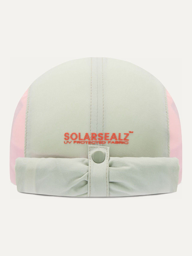 Sealskinz Broomhill kids cap in light green with neck protector, UK version