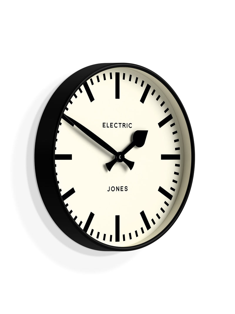 ساعة حائط Jones Clocks Tiger سوداء مقاس 30 سم