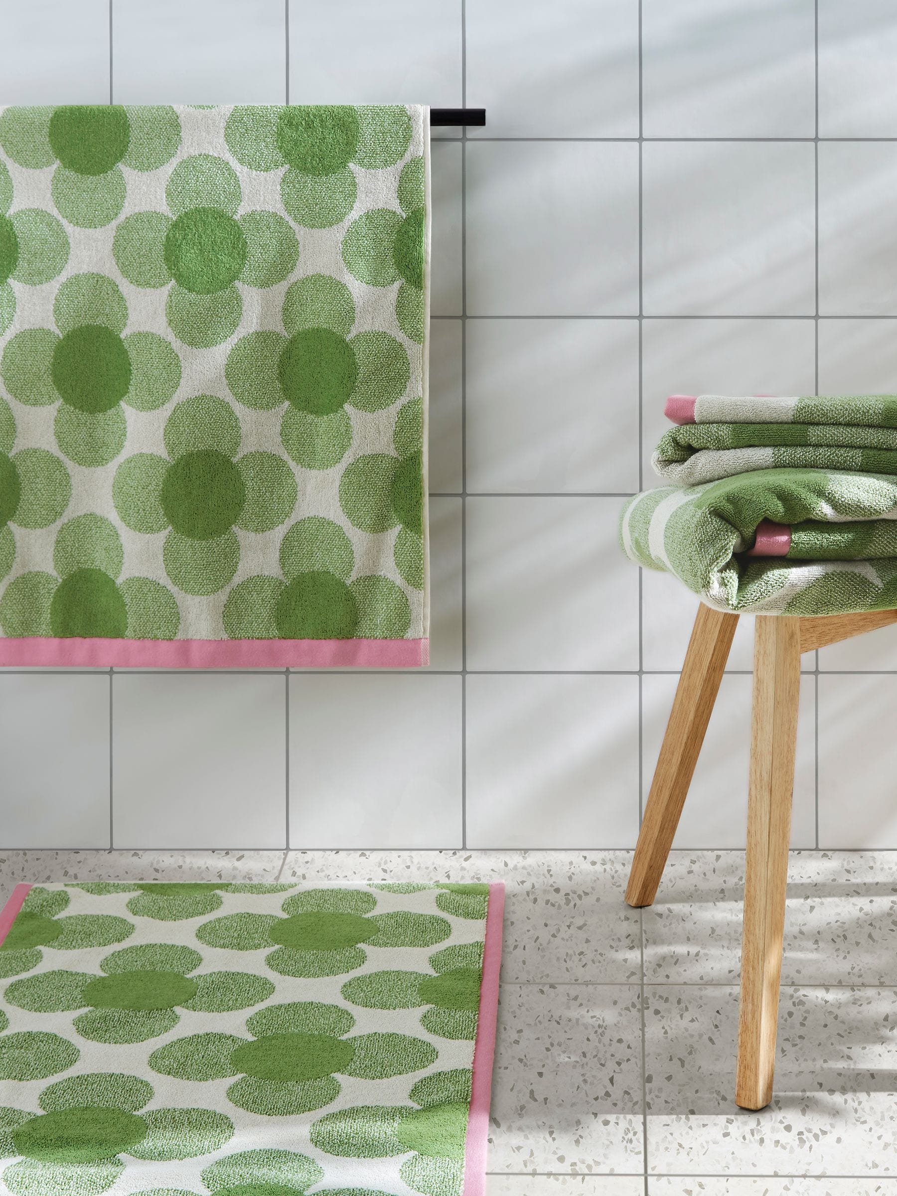 Orla Kiely clover flower cotton towel (British brand)