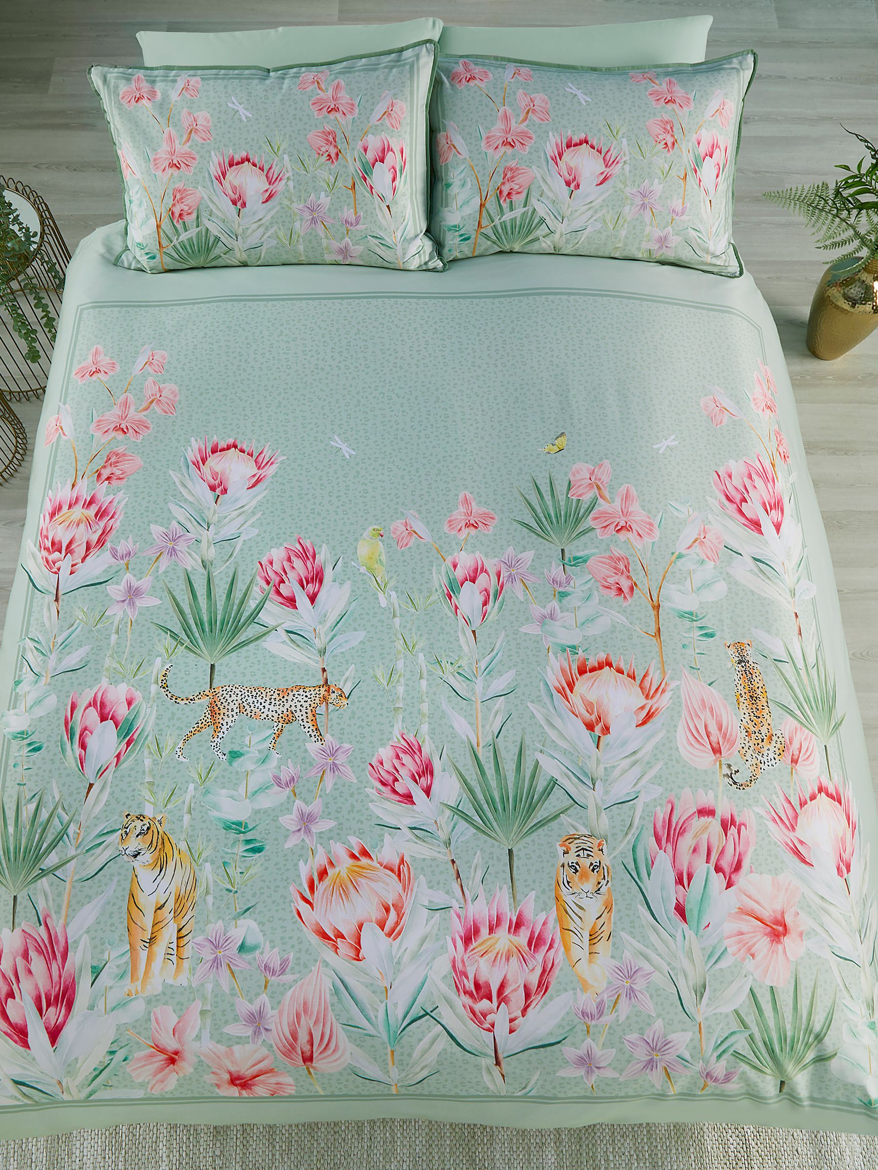 Soiree Green Tropical Leopard 500 Thread Count Duvet Cover Set
