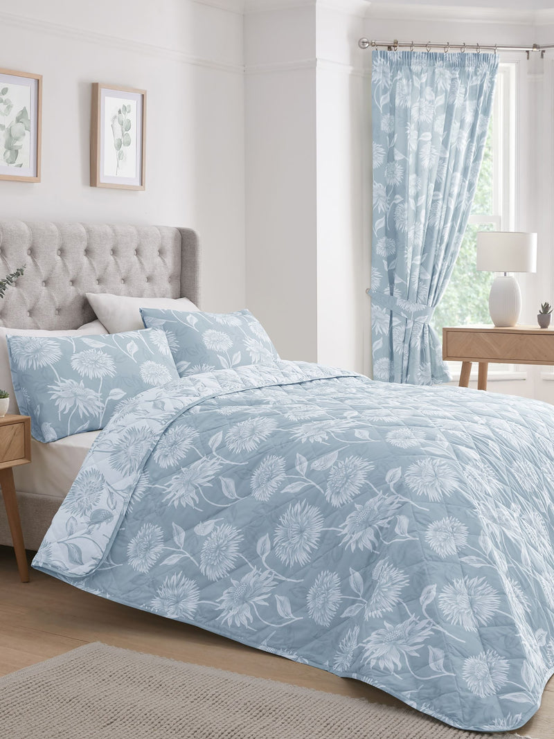 Dreams & Drapes blue chrysanthemum reversible bedspread - British product