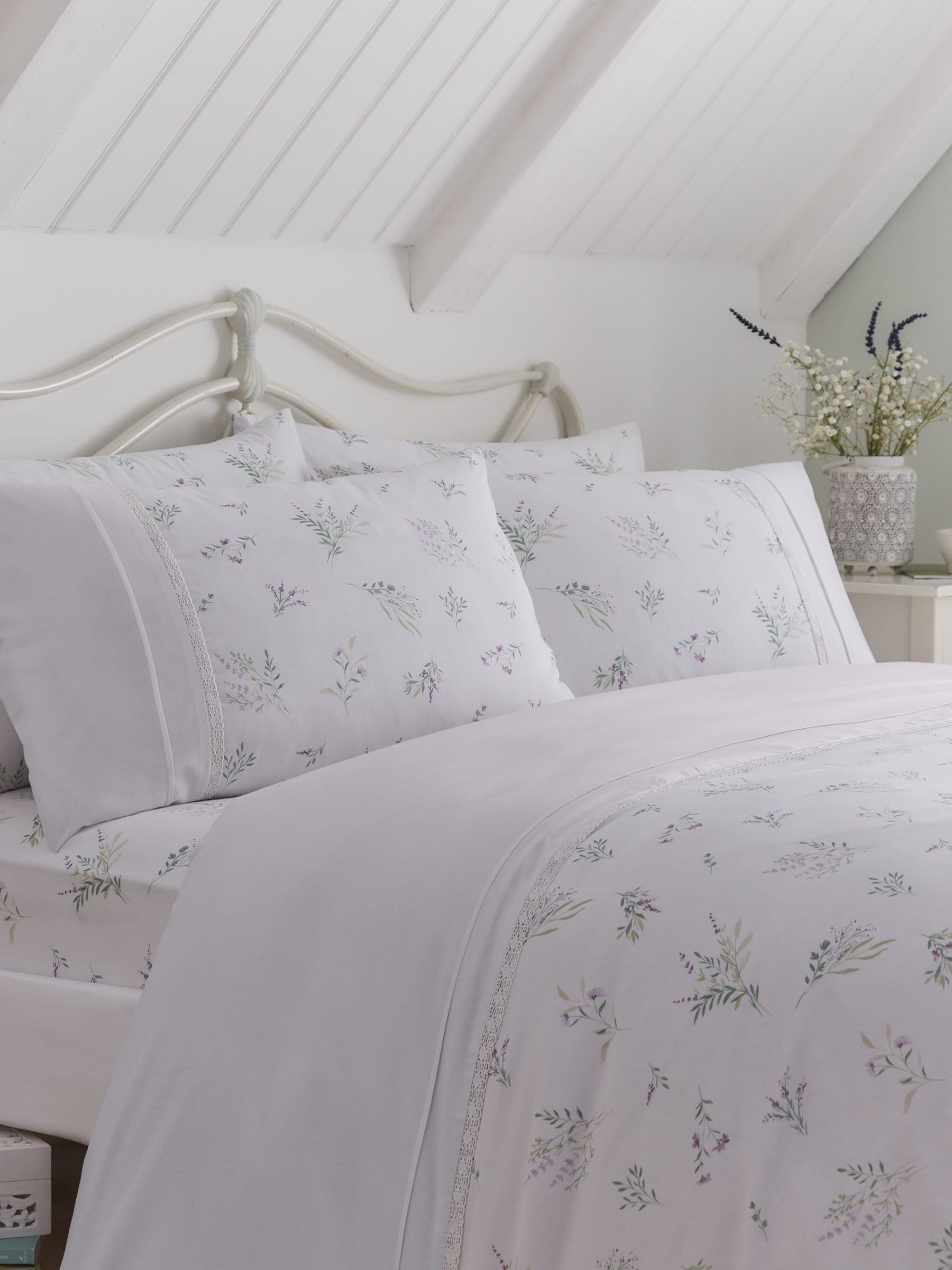 Dreams & Drapes lilac fitted bed sheet set 28cm deep - British product