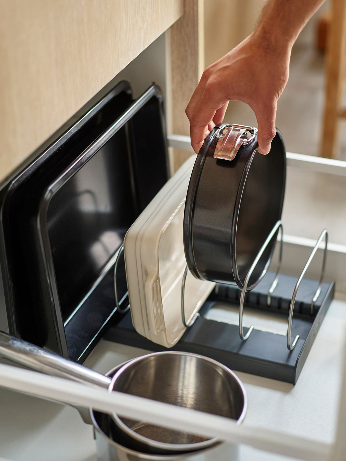 Joseph Joseph Anthracite Bakeware and Cookware Organiser, UK version