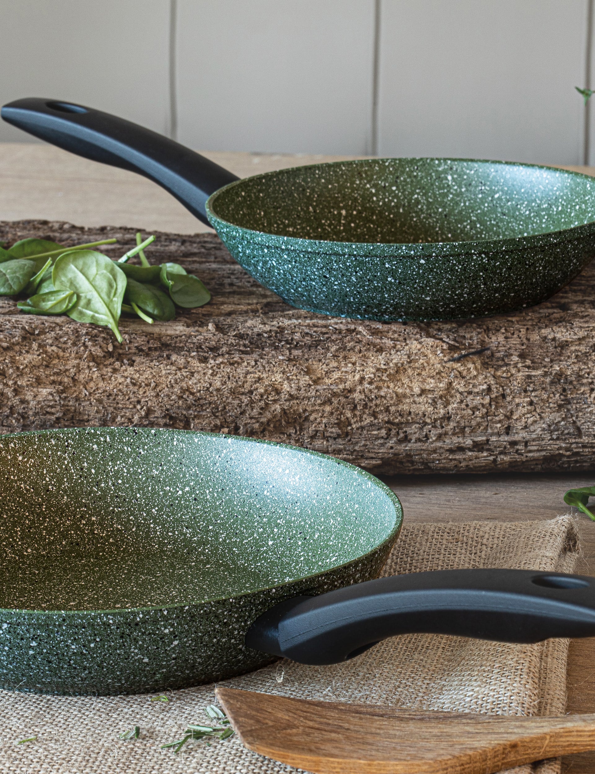 Non-stick frying pan set 20cm and 24cm, imported from the UK