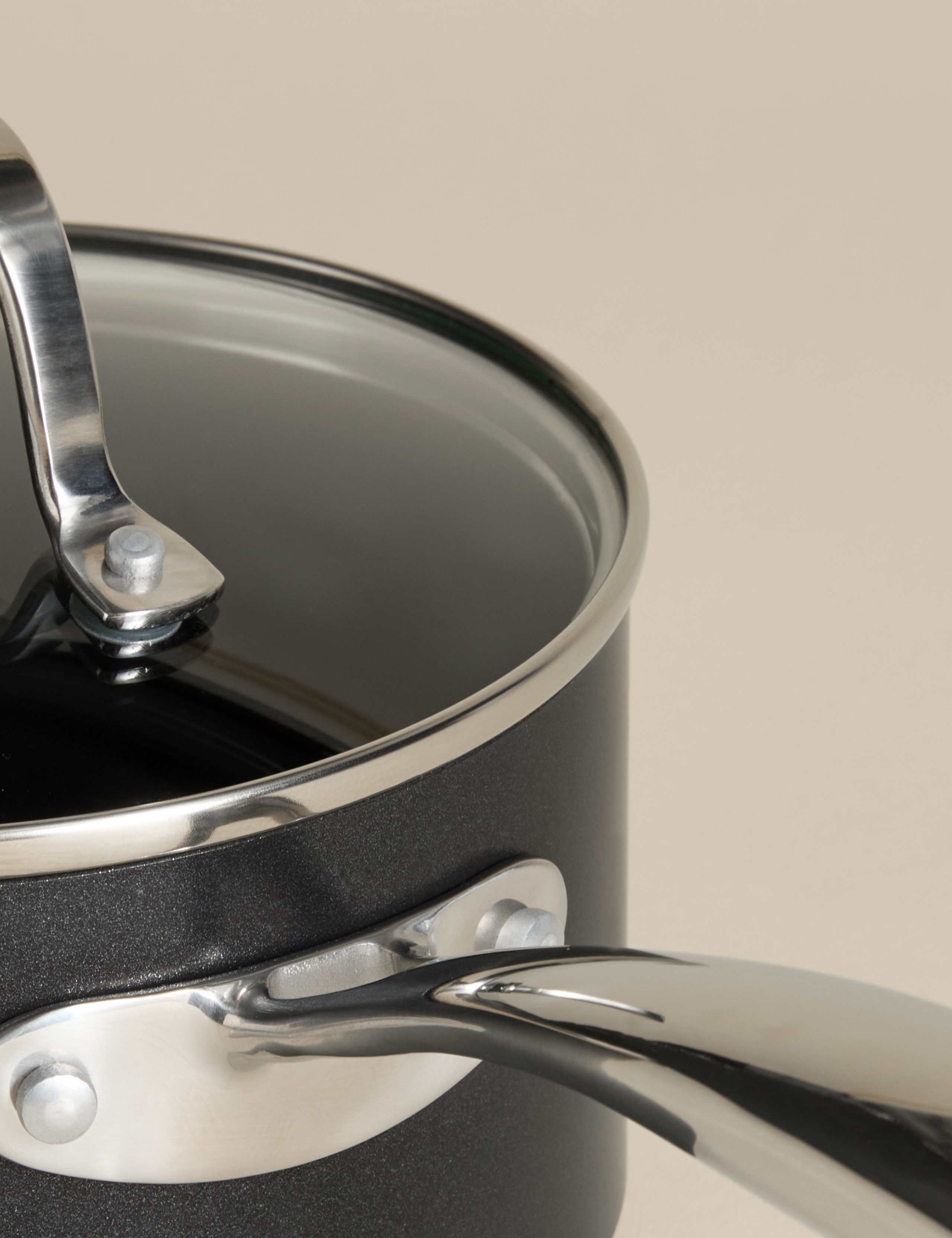 Non-Stick Pro 16cm aluminium saucepan with lid, imported from the UK