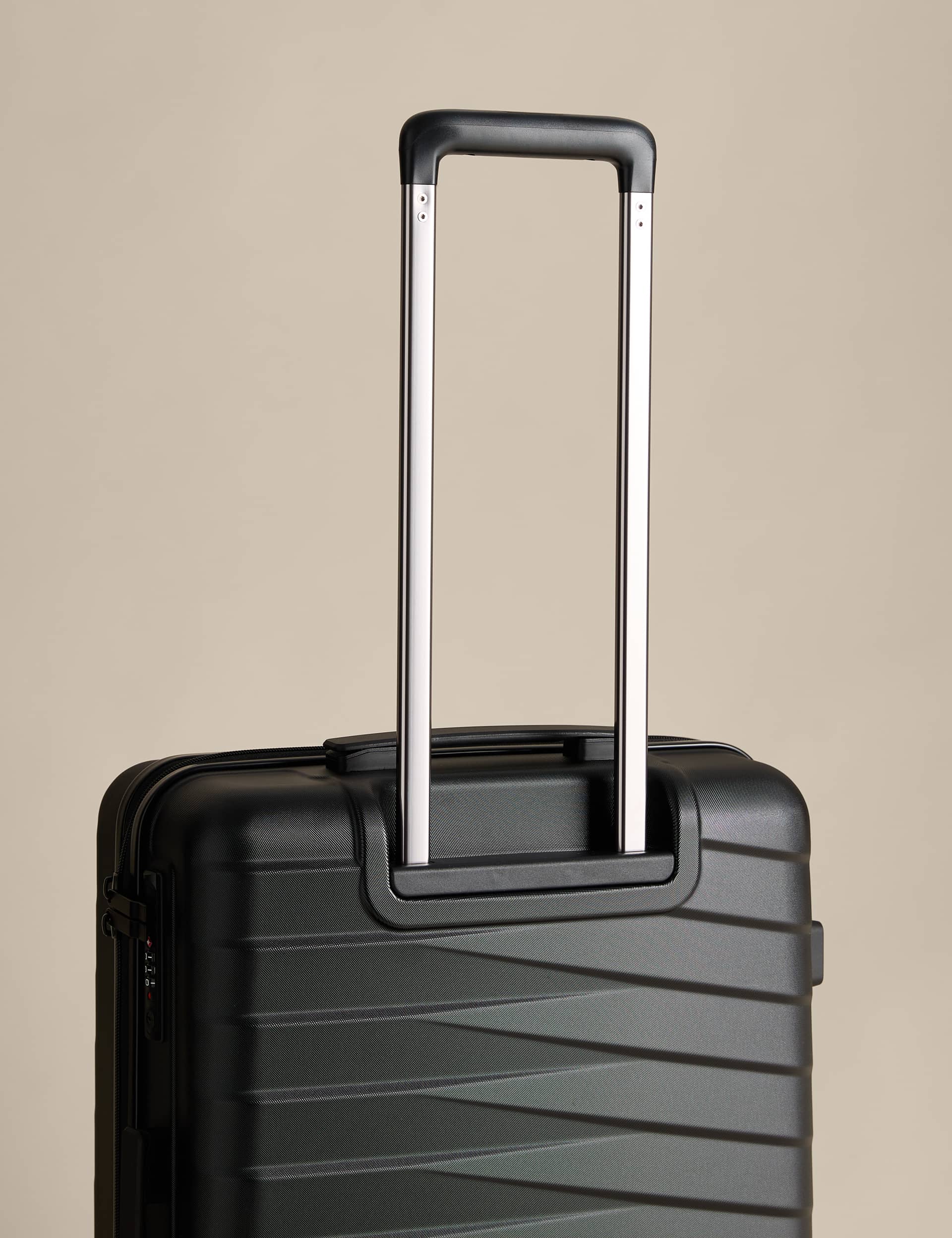 Oslo medium hard shell suitcase with four wheels (British brand)
