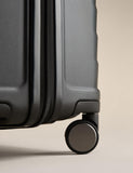 Oslo medium hard shell suitcase with four wheels (British brand)