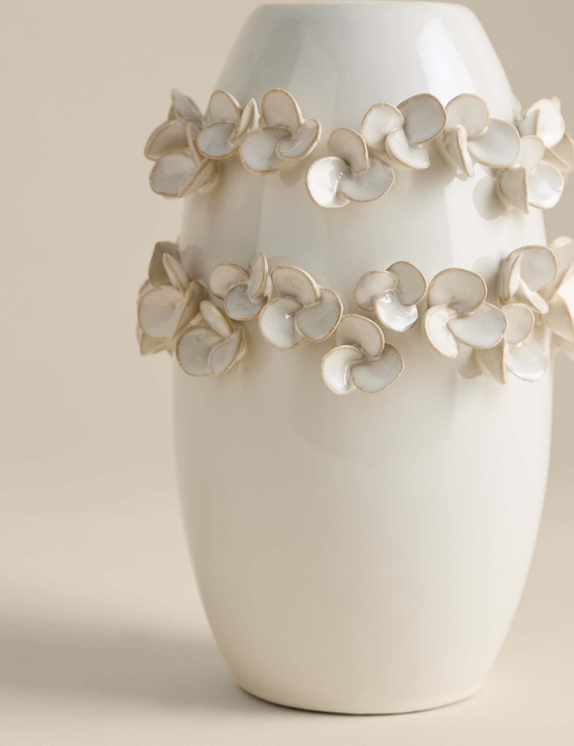 Petal ceramic vase with hand-shaped petals (British brand)