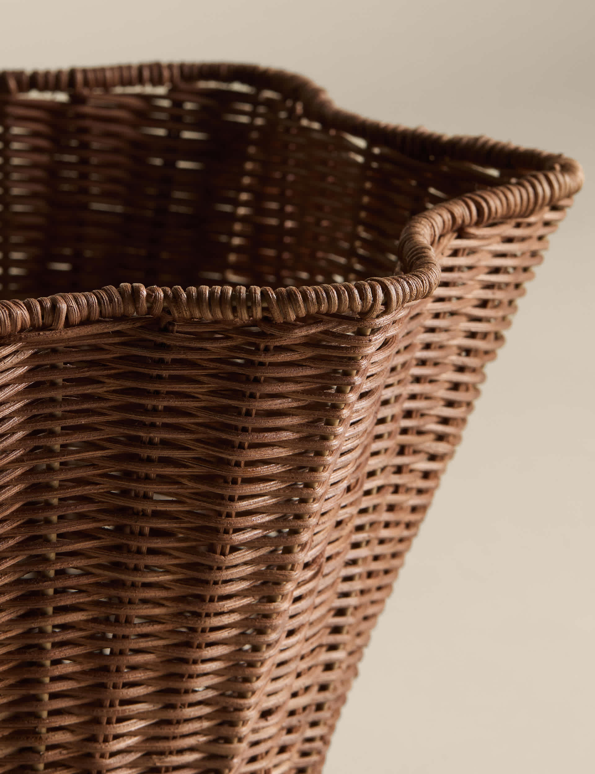Scallop Rattan Bowl Decorative Storage 35 cm (British brand)