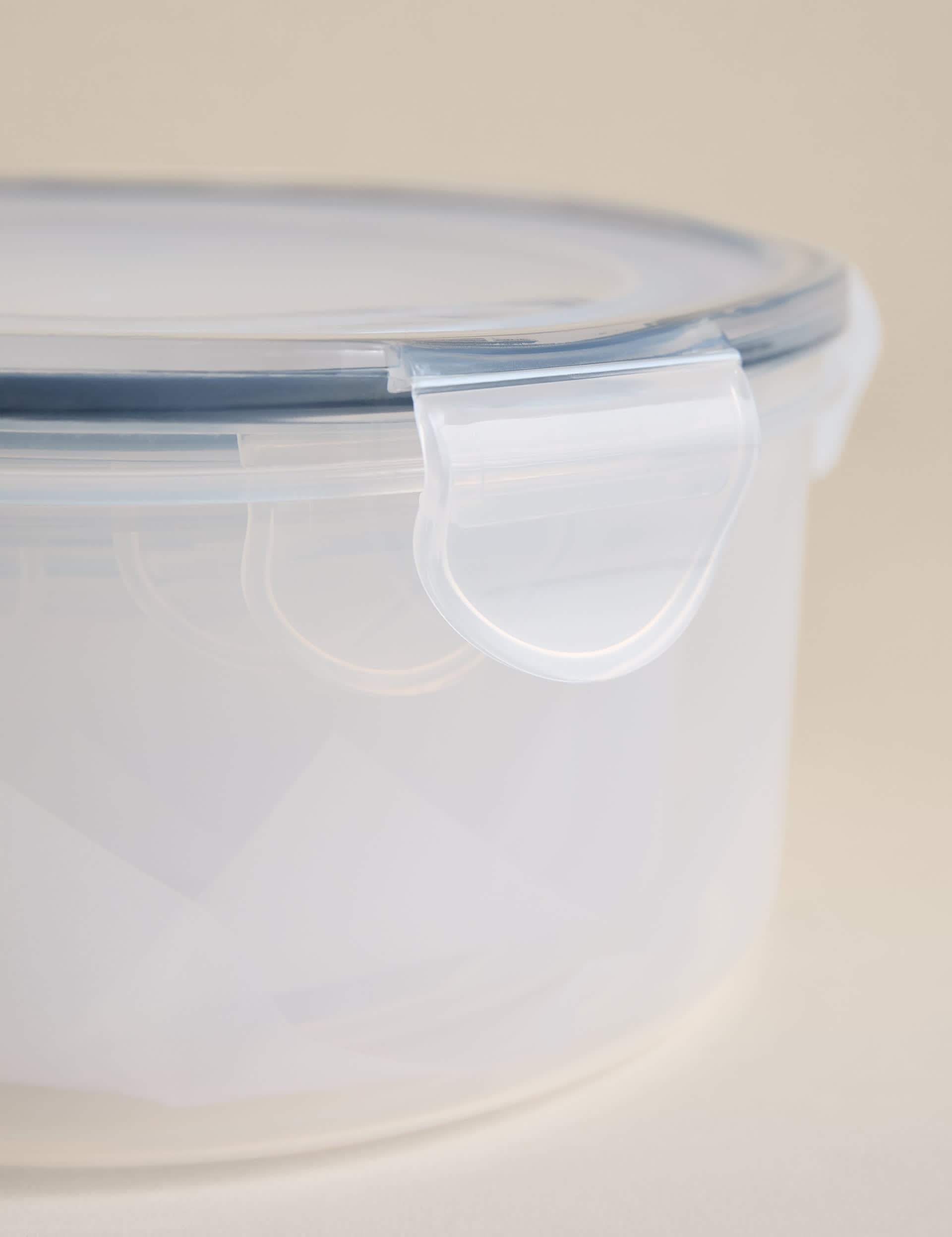 Round nesting storage containers set of 5 (British brand)