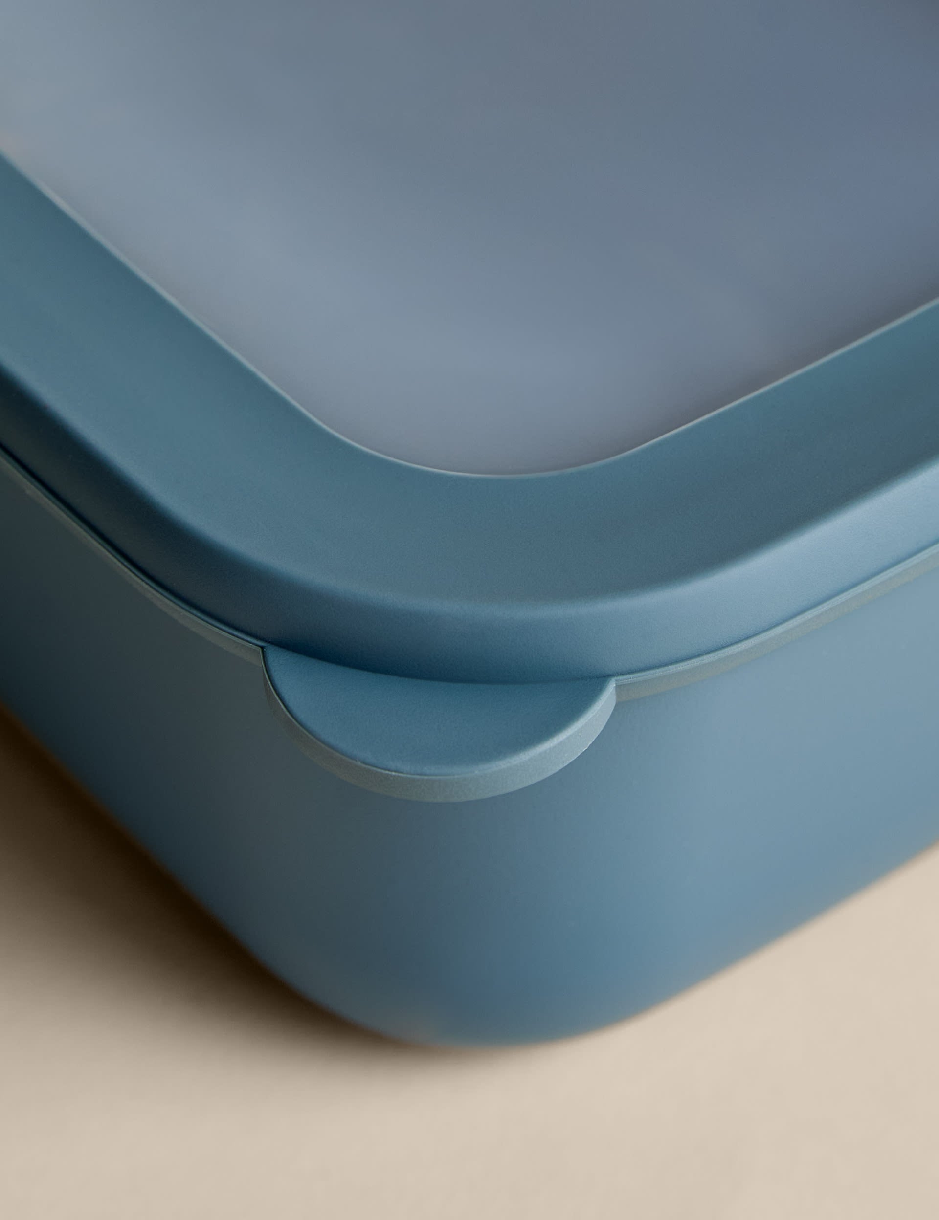 Medium Plastic Fridge Storage Container (1500ml)