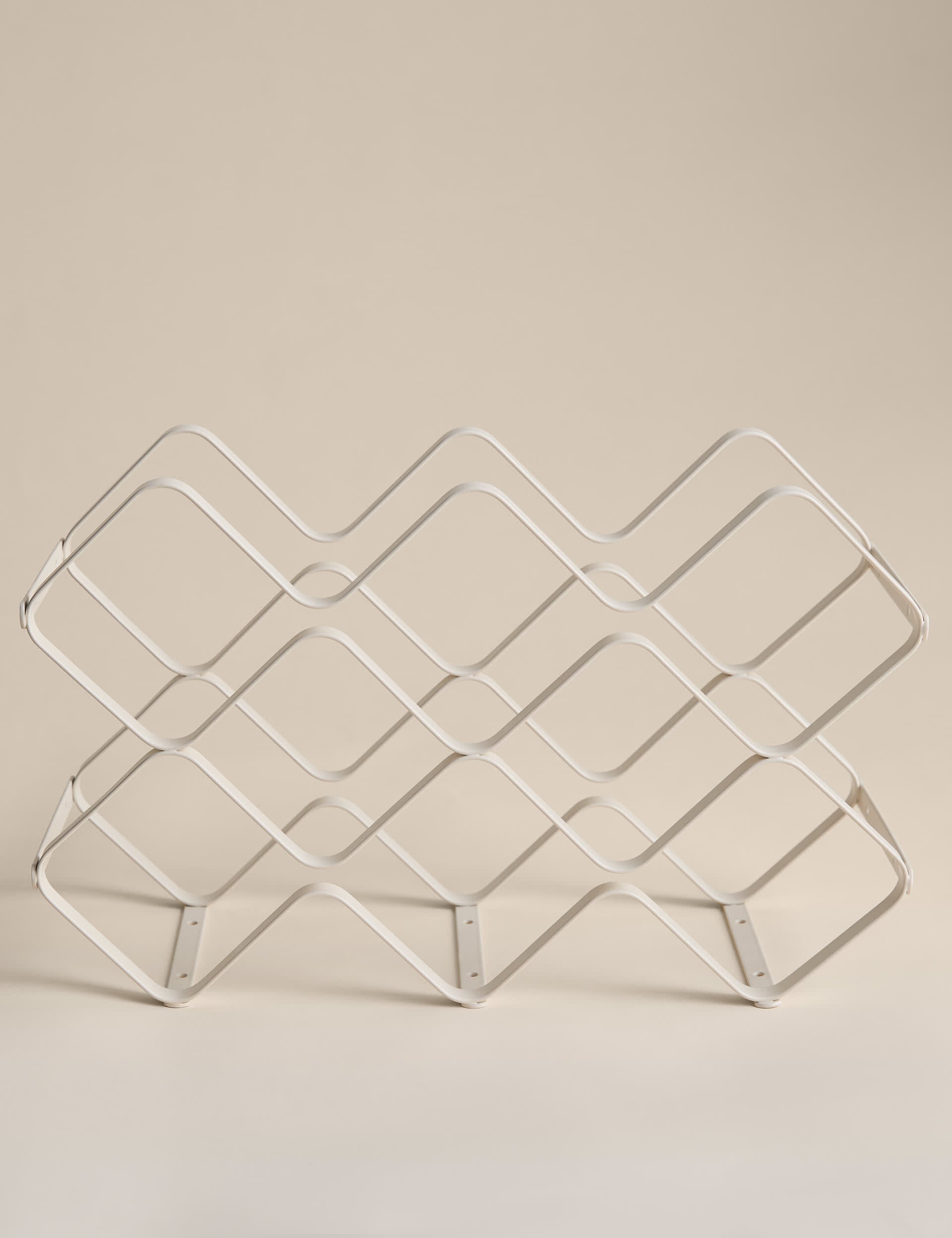 Wire wine rack for six bottles, UK version