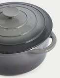 Cast iron large casserole dish 5.2 litre - British product