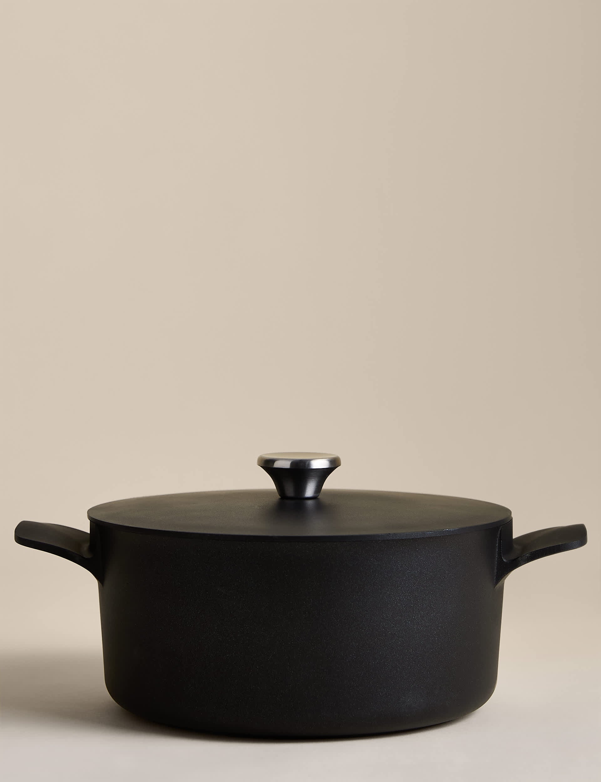 Cast aluminium casserole dish 5L - British product