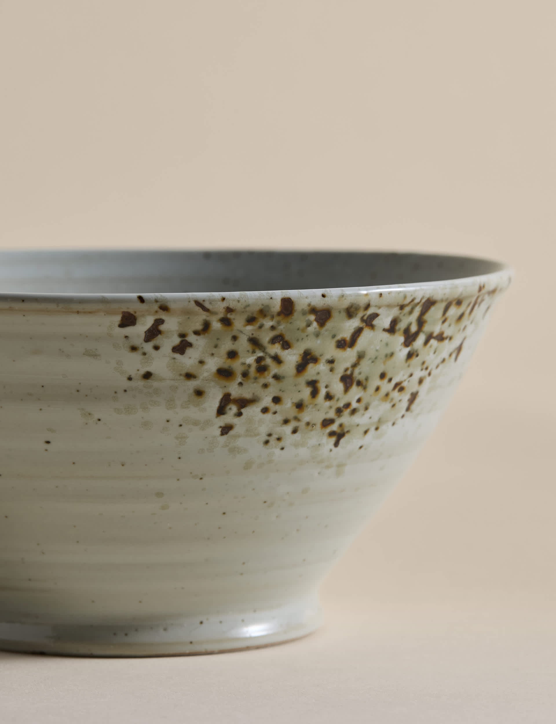 Small ramen bowl textured spin stoneware, imported from the UK