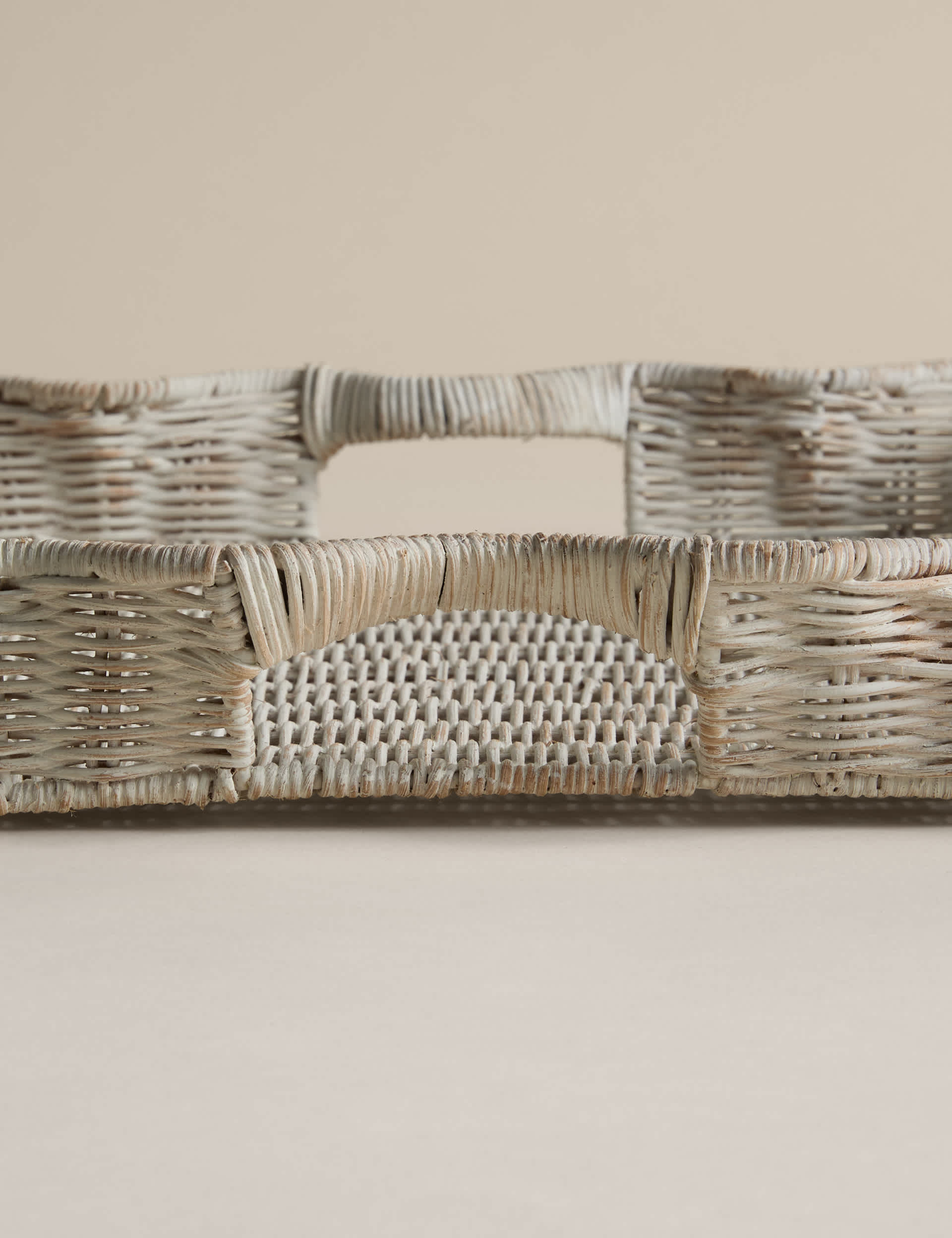 Rattan scallop tray 45cm x 35cm - British product
