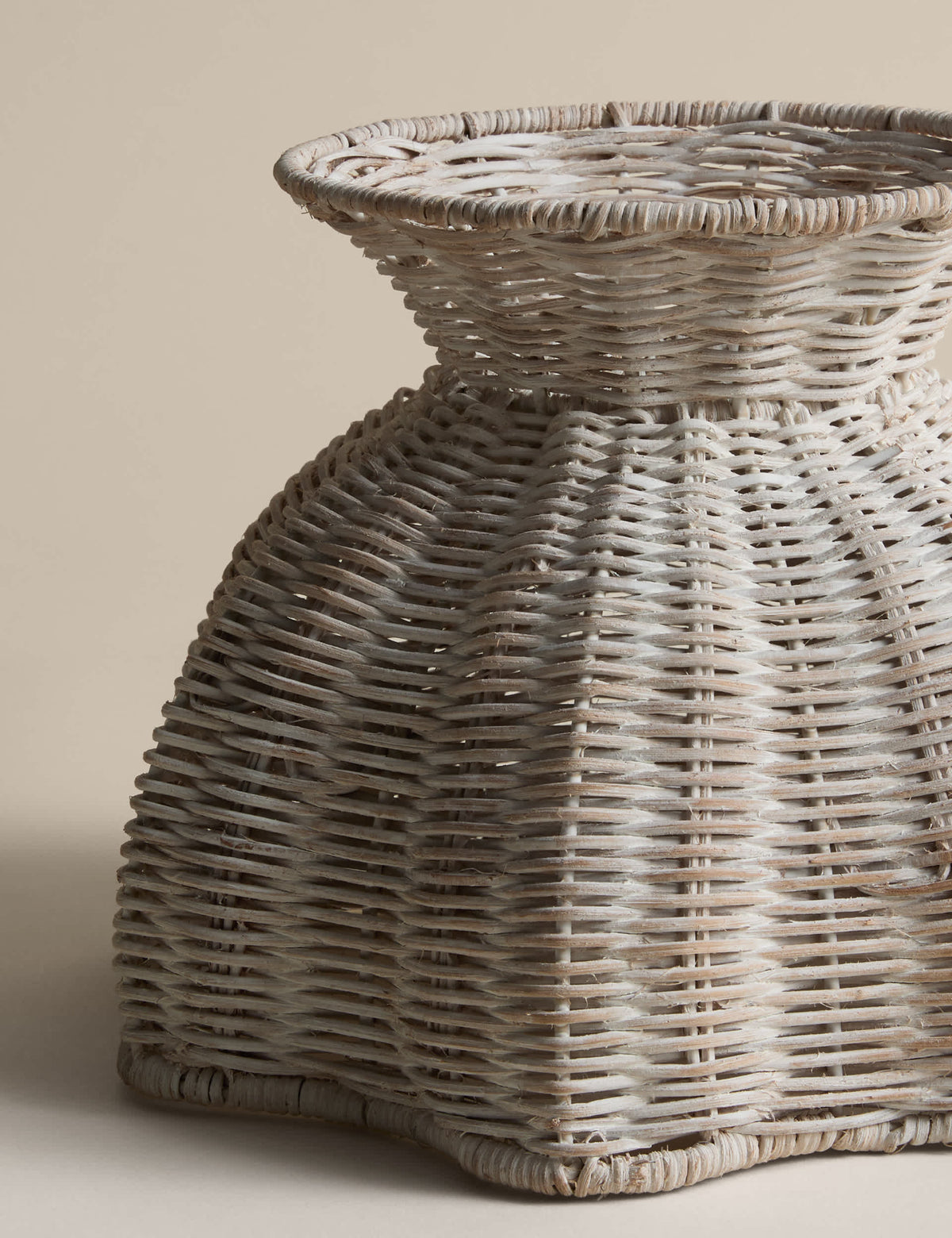 Rattan scallop footed bowl for home decor (British brand)
