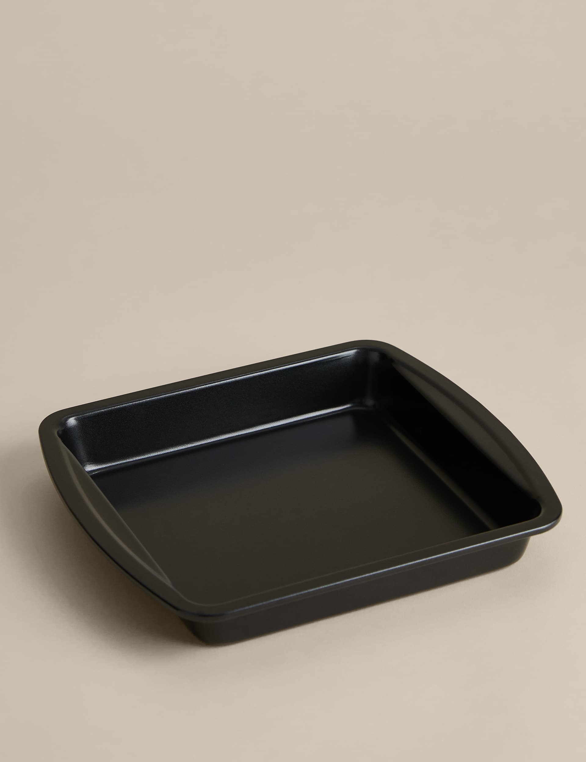Carbon steel 9-inch square non-stick pan, UK version