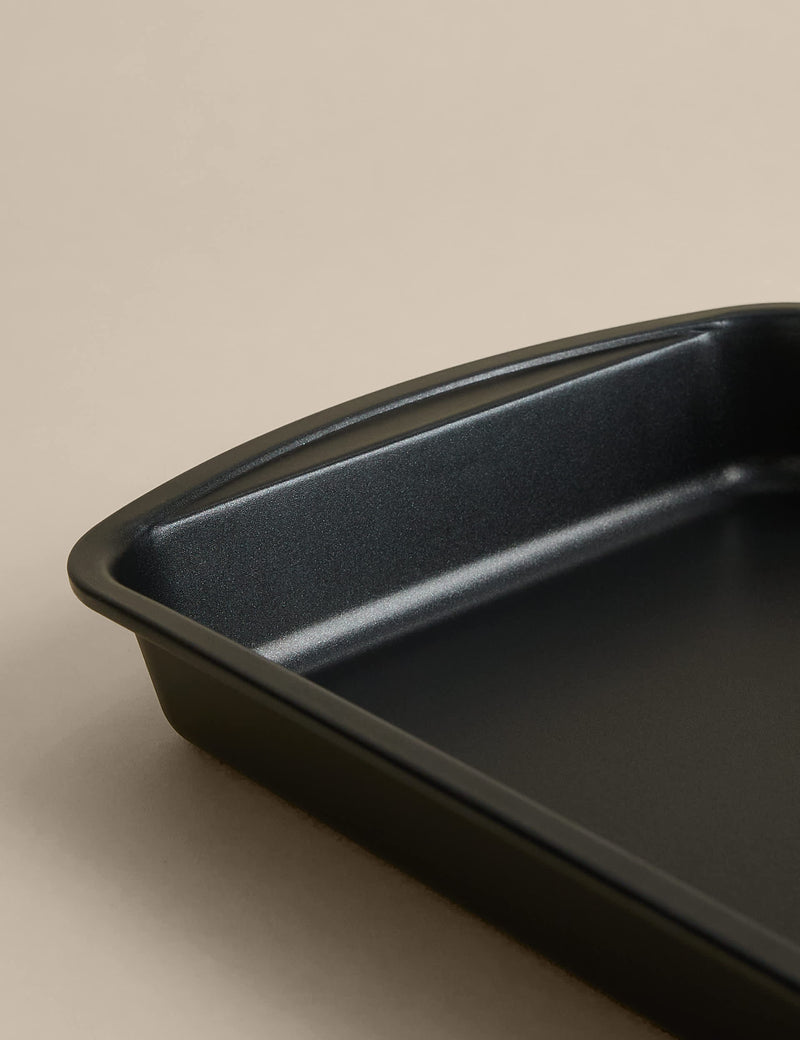 Aluminised steel 38cm non-stick roaster - British product