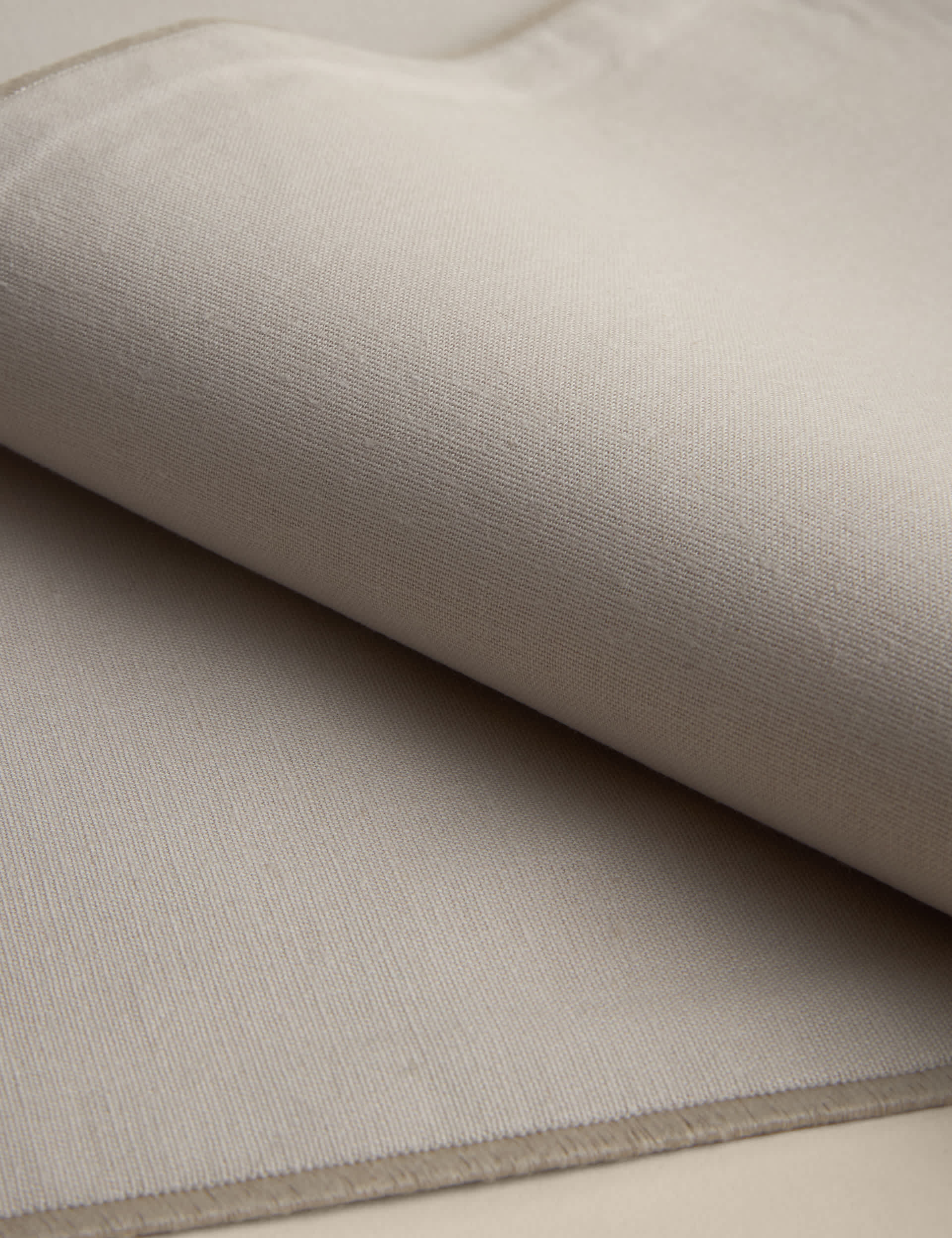 Cotton linen embroidered edge placemats set of 2, UK version