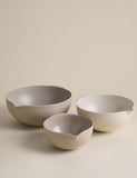 Set of 3 stacking mixing bowls with pouring spout - British product