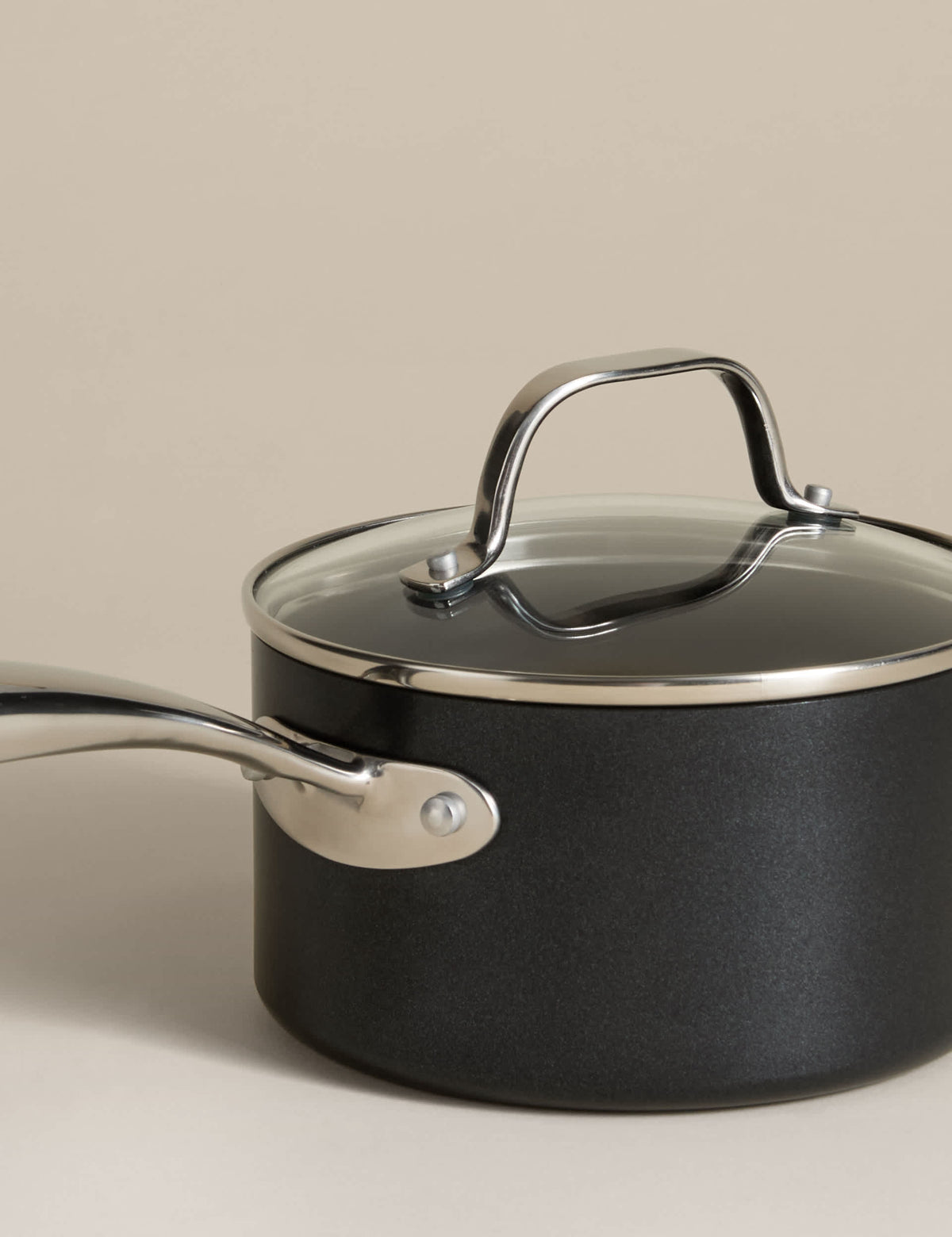 Non-Stick Pro 16cm aluminium saucepan with lid, imported from the UK