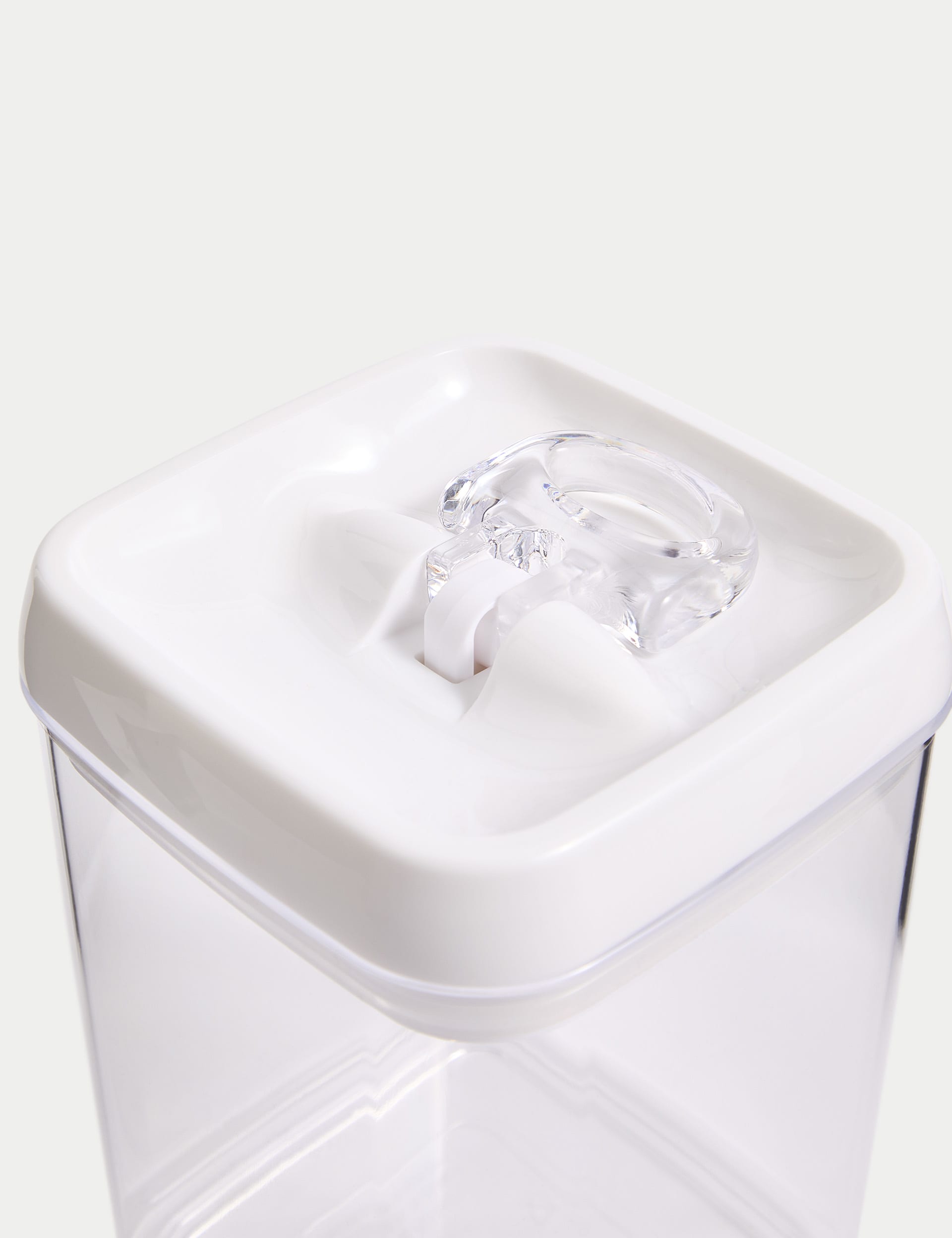 1.7L rectangular food storage container with flip-tight lid, UK version