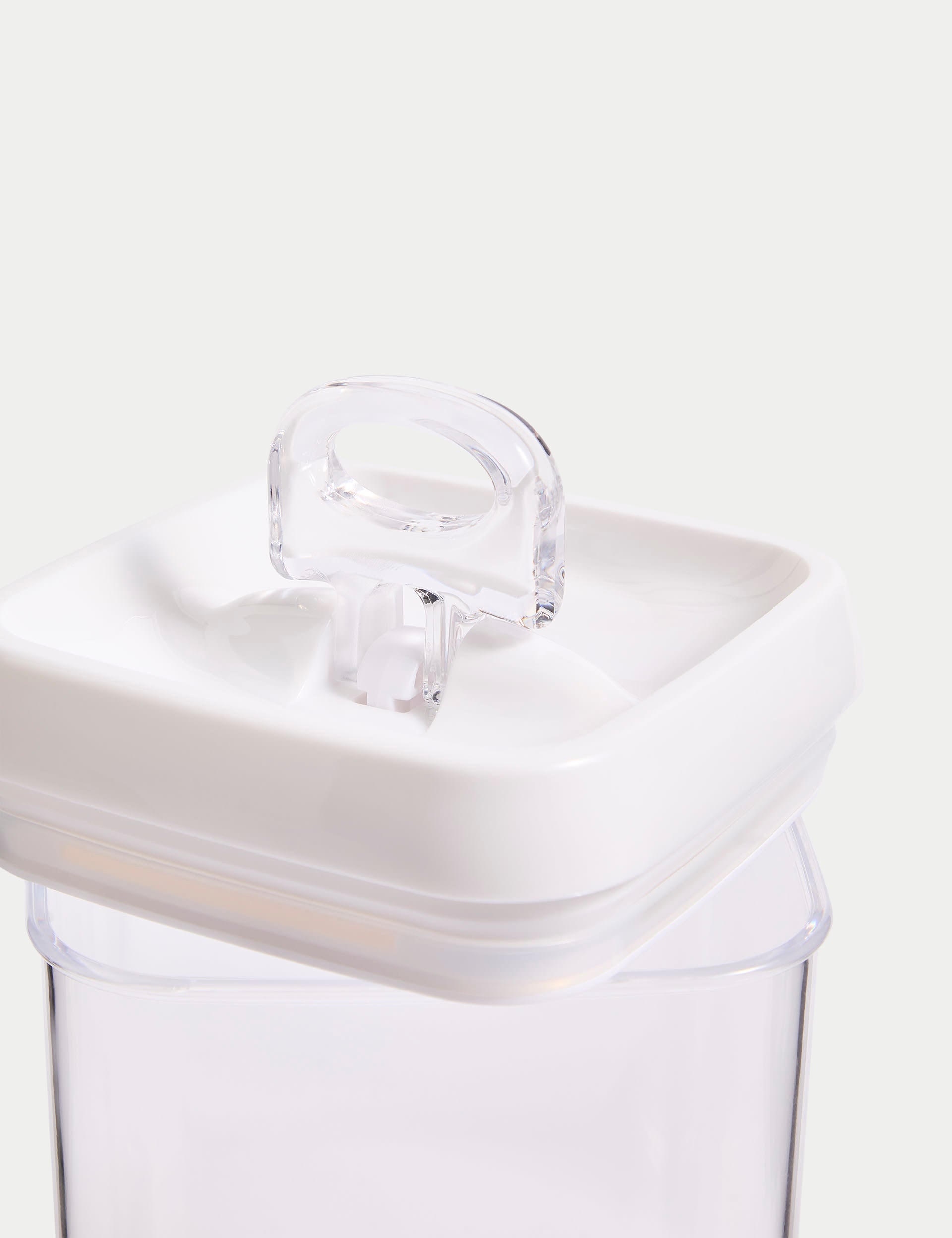1.7L rectangular food storage container with flip-tight lid, UK version