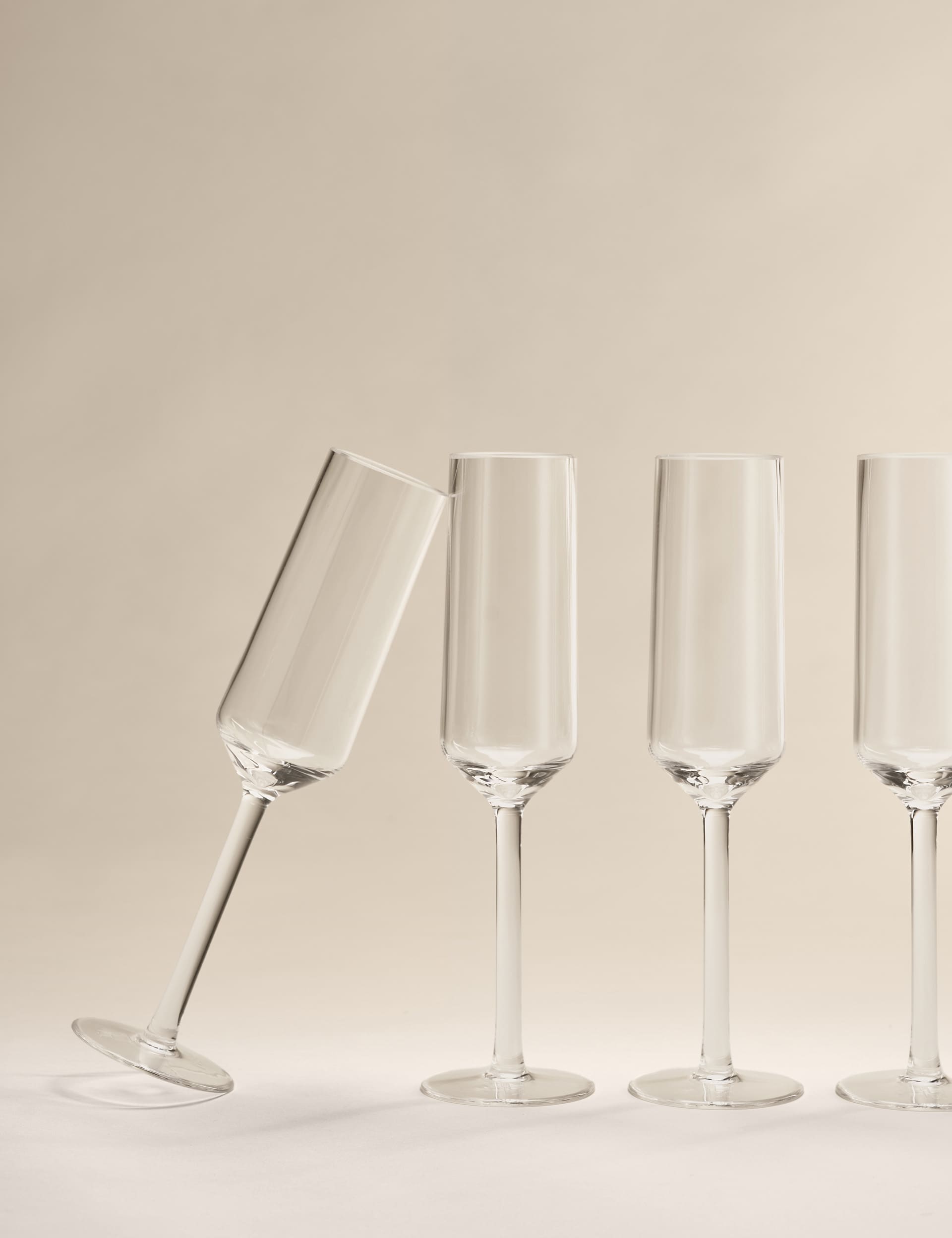Angular picnic champagne flutes set of 4, durable plastic (British brand)
