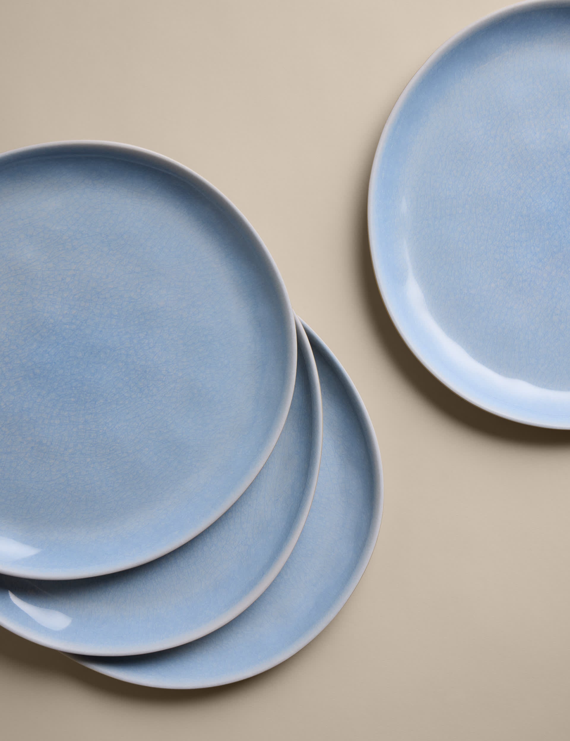 Set of 4 linen reactive picnic dinner plates (British brand)