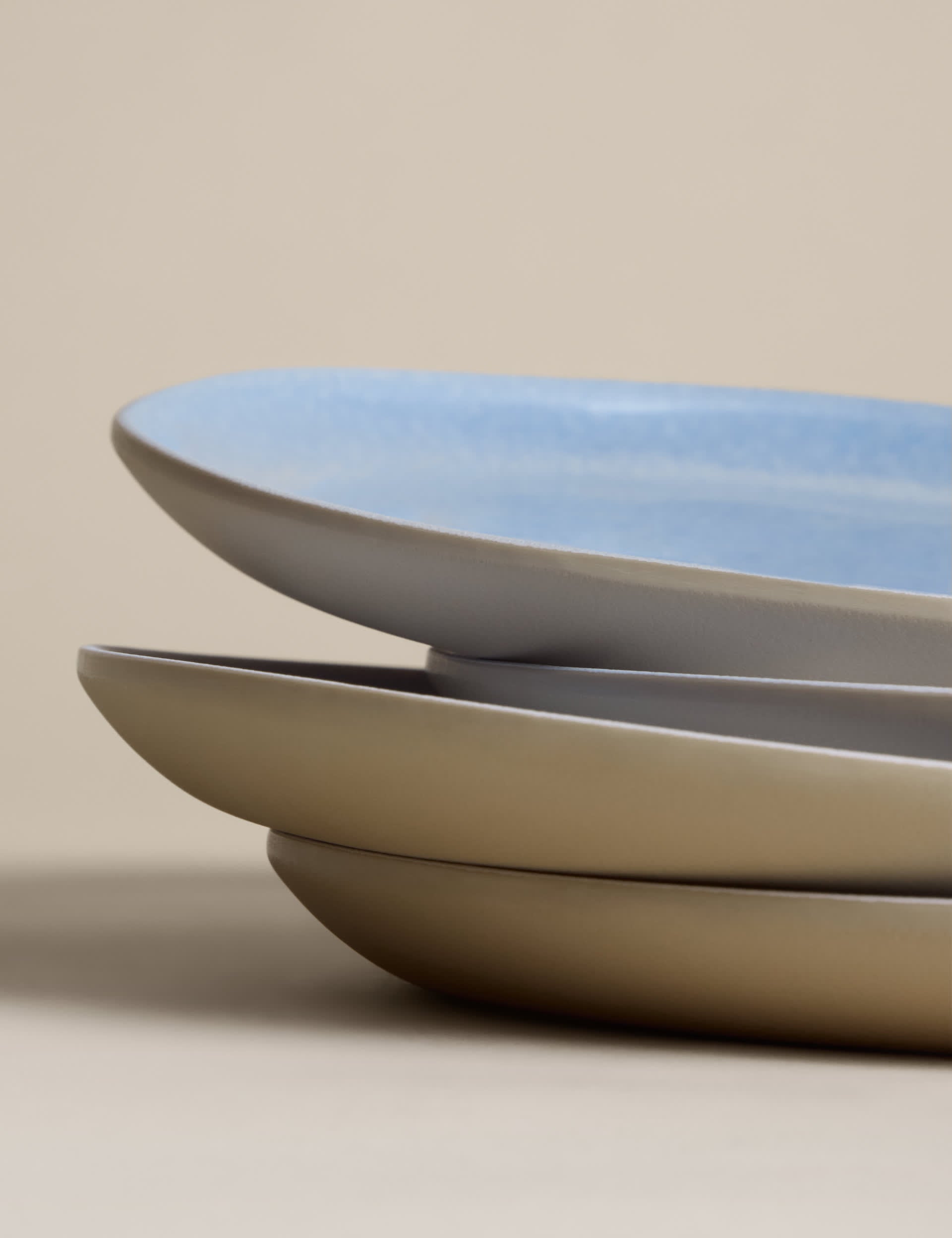 Set of 4 Linen Reactive picnic side plates (British brand)