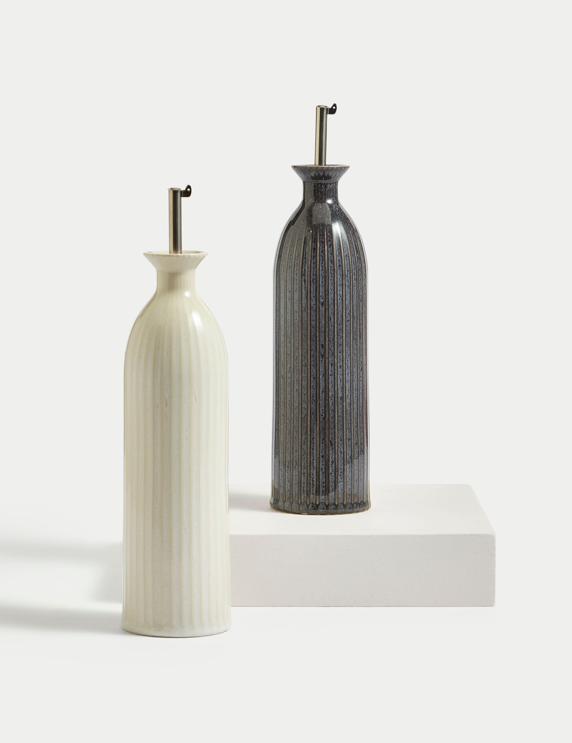 Ribbed Oil & Vinegar Pourer stoneware kitchen bottle, UK version