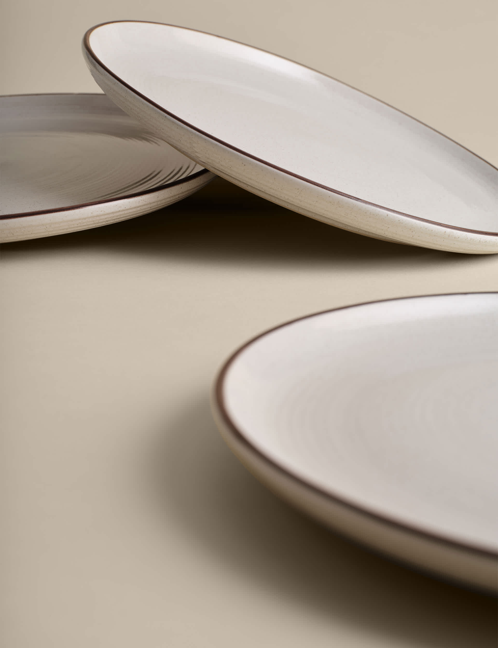Dinner Plates Set of 4 Michigan Rim Style (British brand)