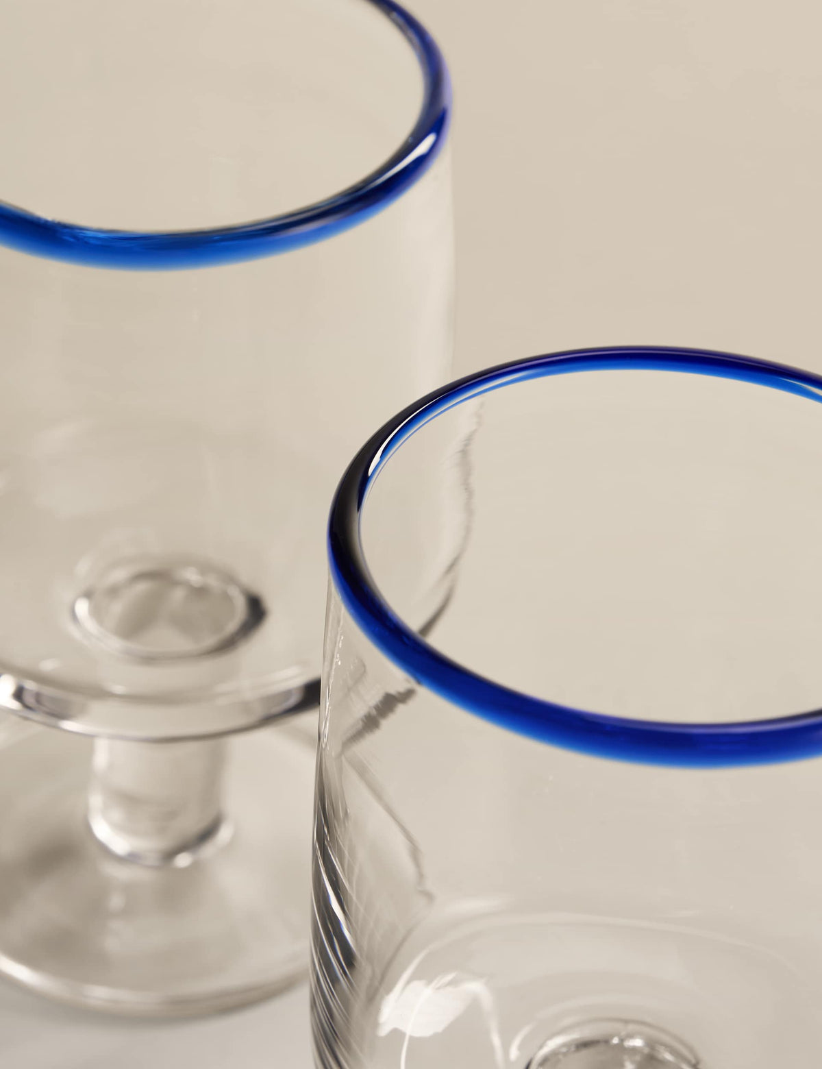 Set of 2 Contrast Rim Wine Glasses