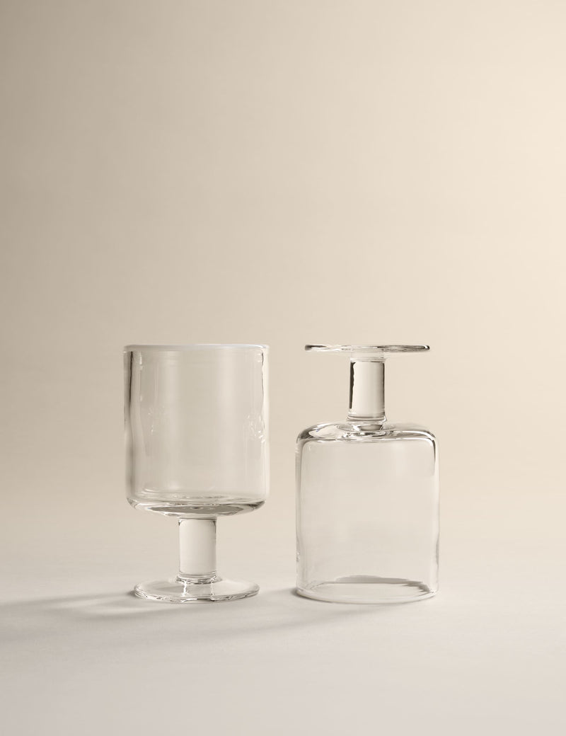 Set of 2 contrast rim wine glasses British product