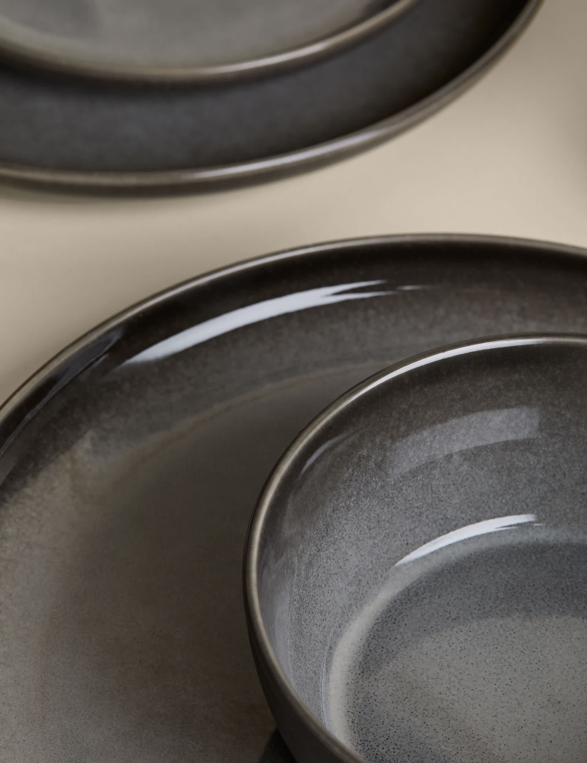 Amberley reactive stoneware dinner set 12 piece (British brand)